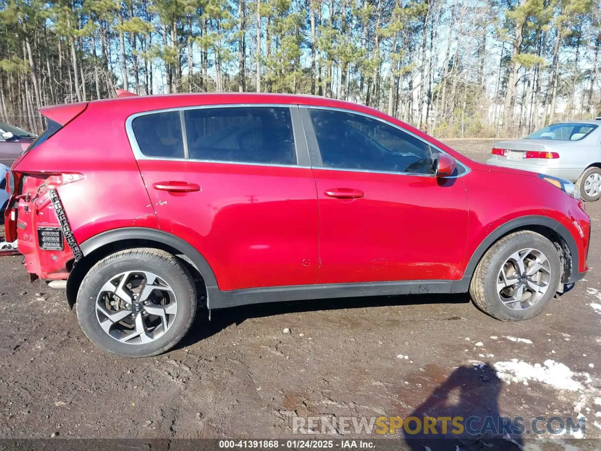 13 Photograph of a damaged car KNDPM3AC7L7829575 KIA SPORTAGE 2020