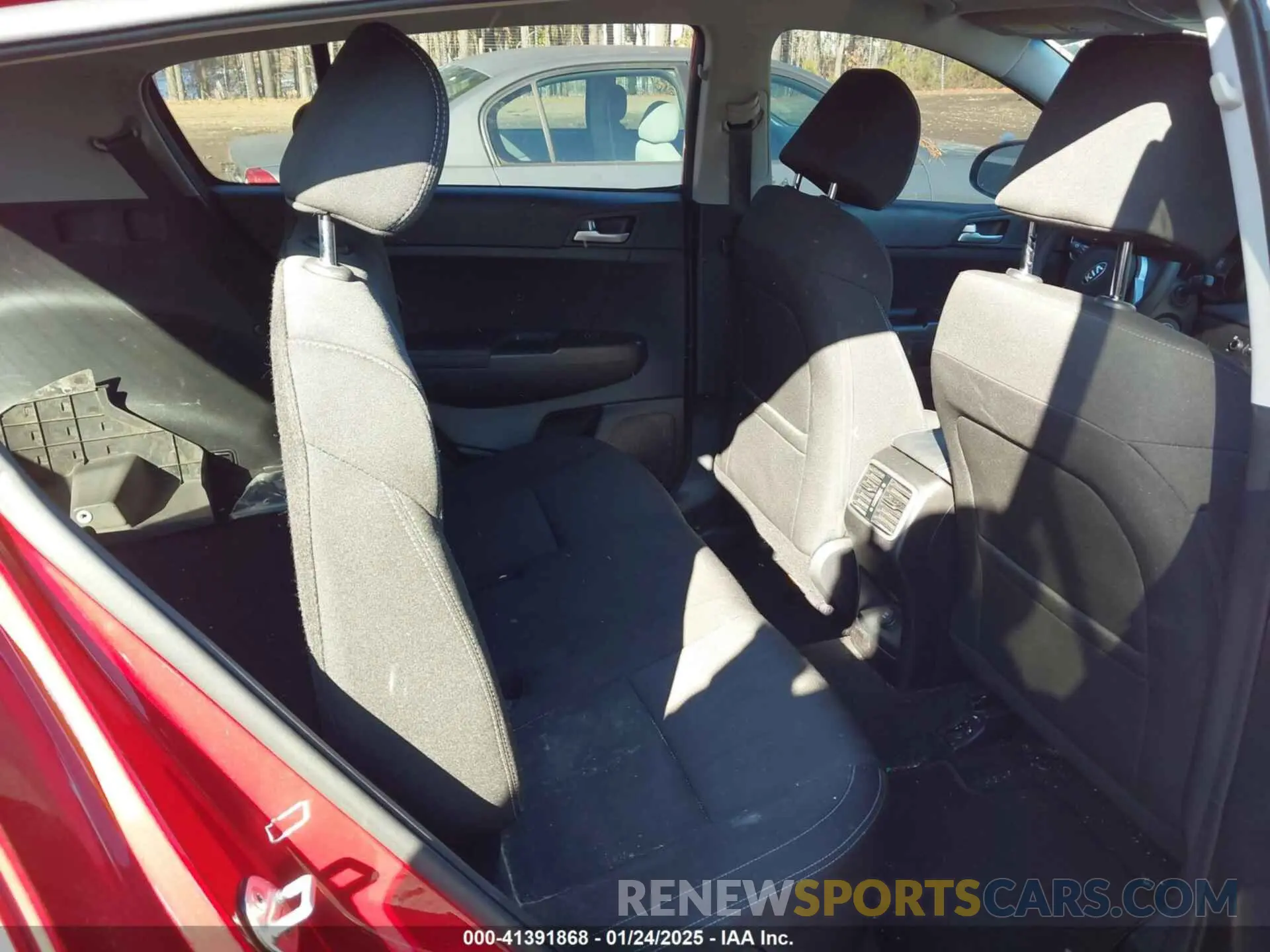 8 Photograph of a damaged car KNDPM3AC7L7829575 KIA SPORTAGE 2020