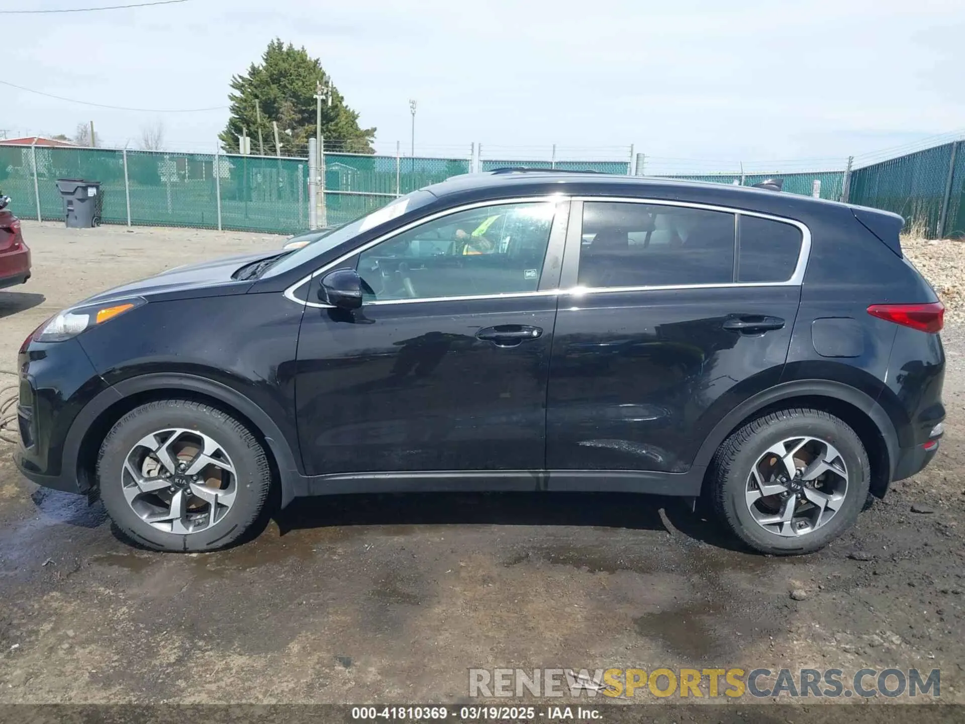 15 Photograph of a damaged car KNDPM3AC8L7651658 KIA SPORTAGE 2020