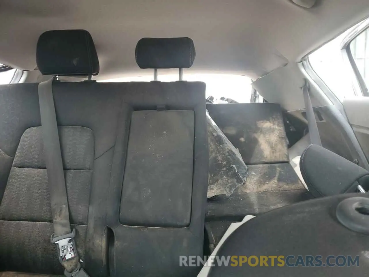 10 Photograph of a damaged car KNDPM3AC8L7652051 KIA SPORTAGE 2020