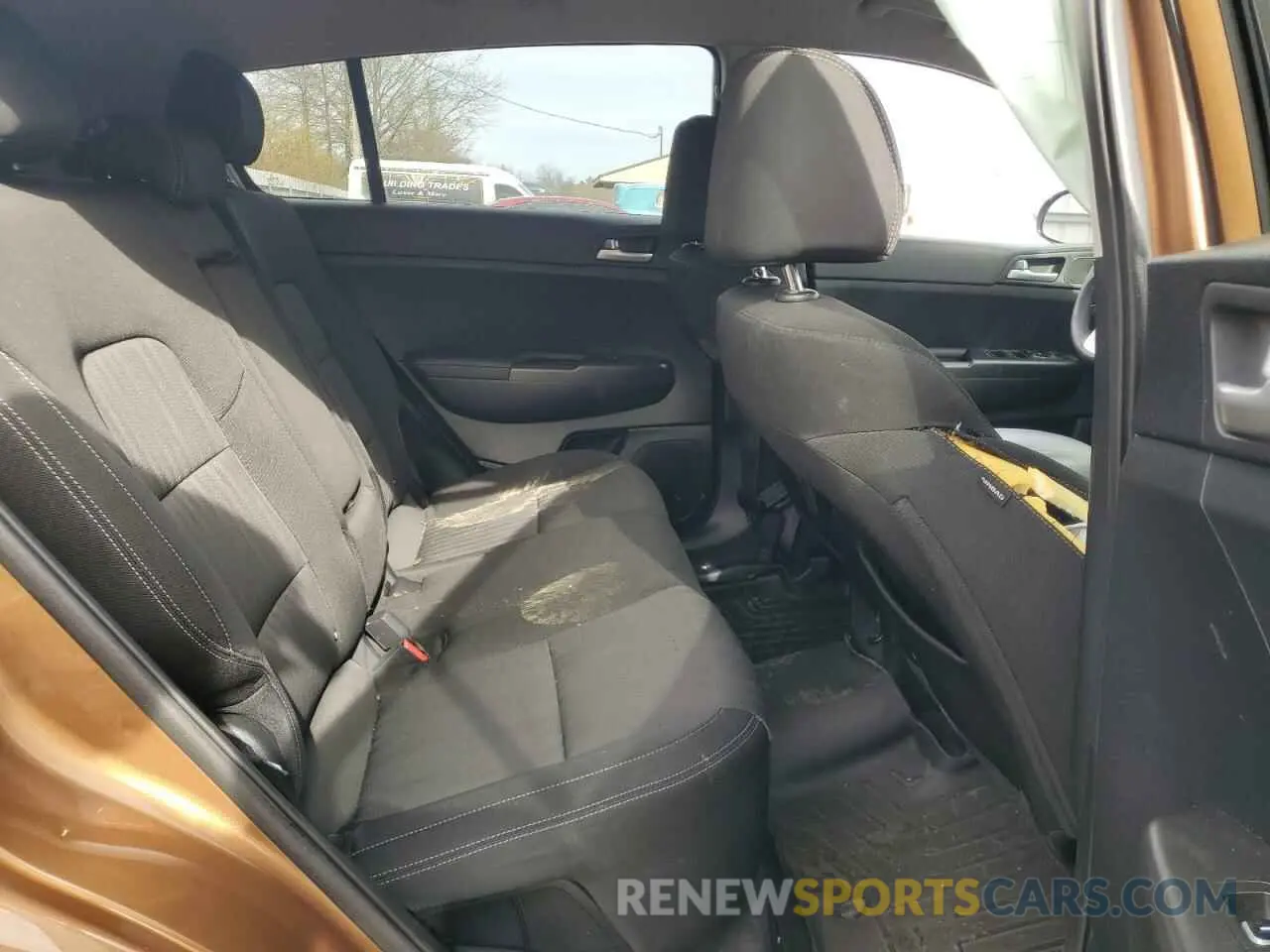 11 Photograph of a damaged car KNDPM3AC8L7761819 KIA SPORTAGE 2020