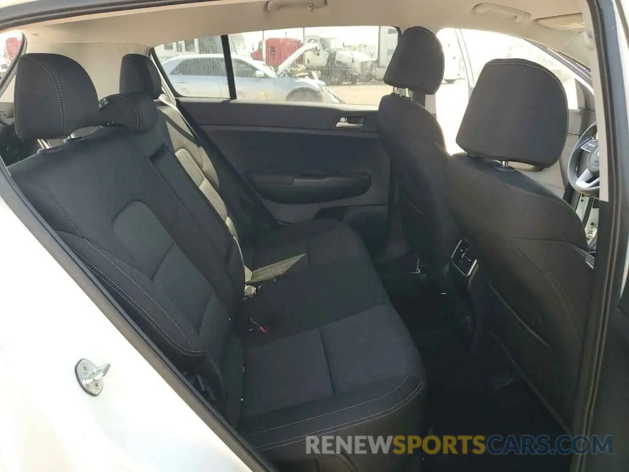 10 Photograph of a damaged car KNDPM3AC8L7775641 KIA SPORTAGE 2020