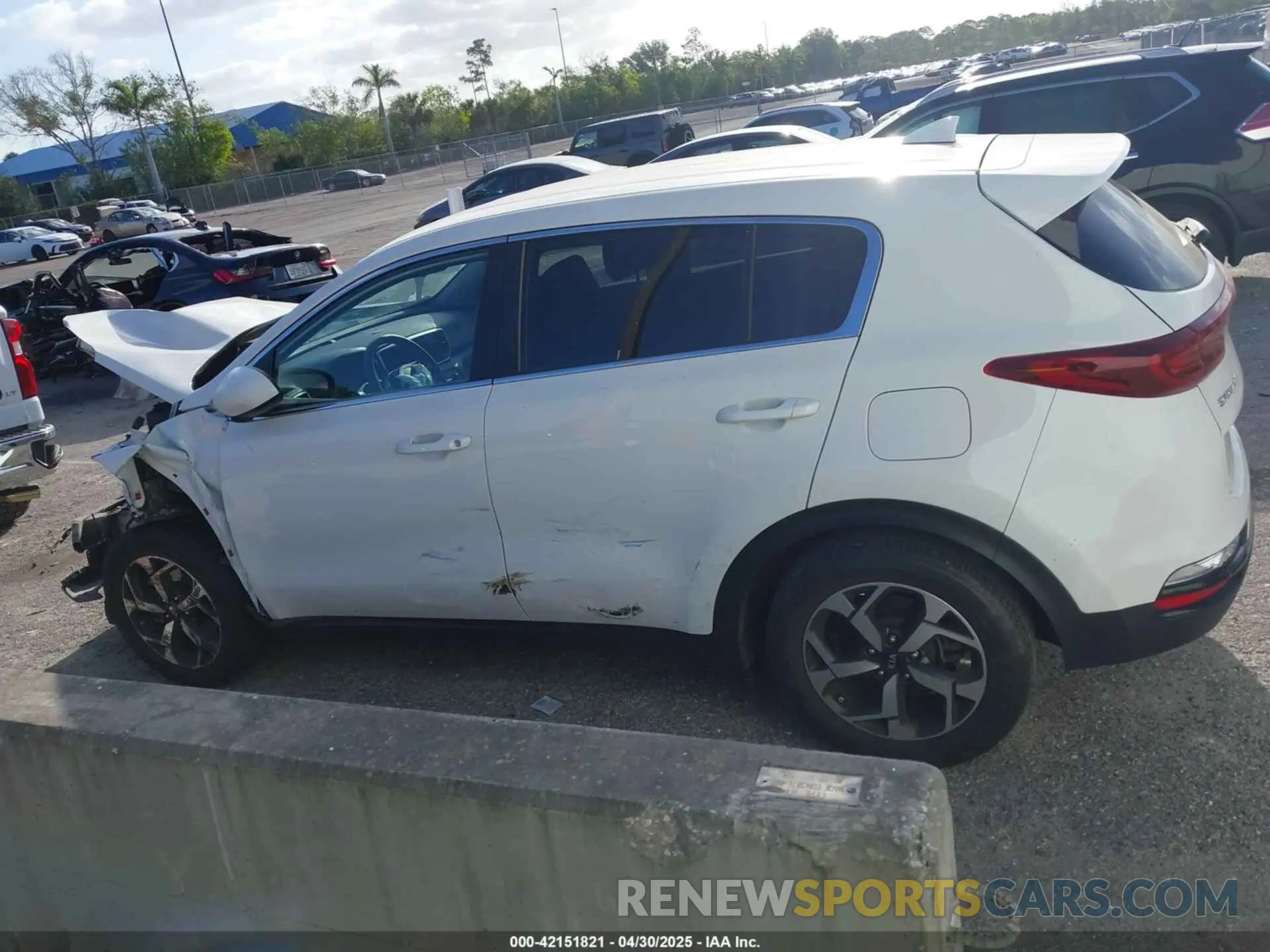 15 Photograph of a damaged car KNDPM3AC8L7781150 KIA SPORTAGE 2020