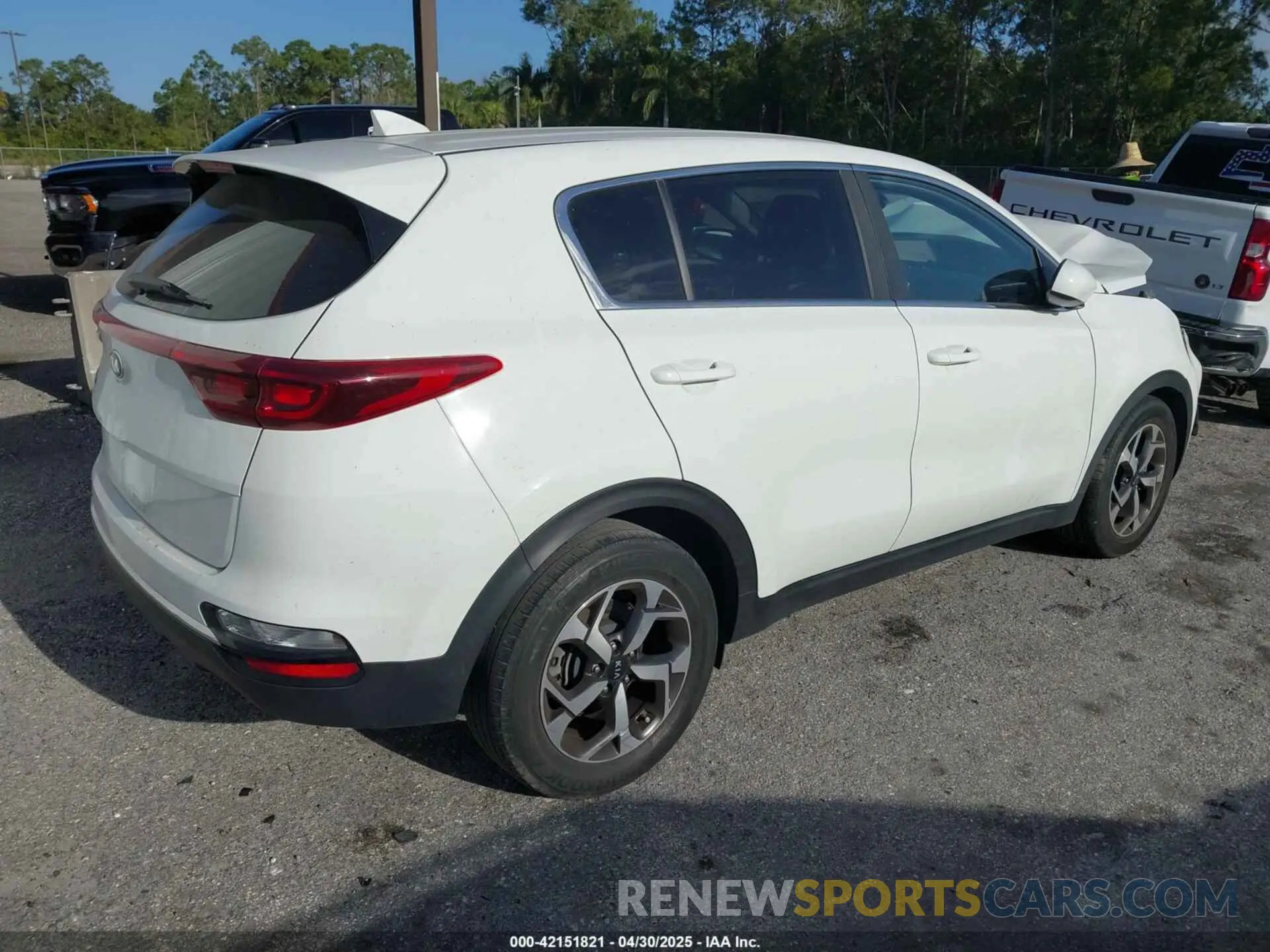 4 Photograph of a damaged car KNDPM3AC8L7781150 KIA SPORTAGE 2020
