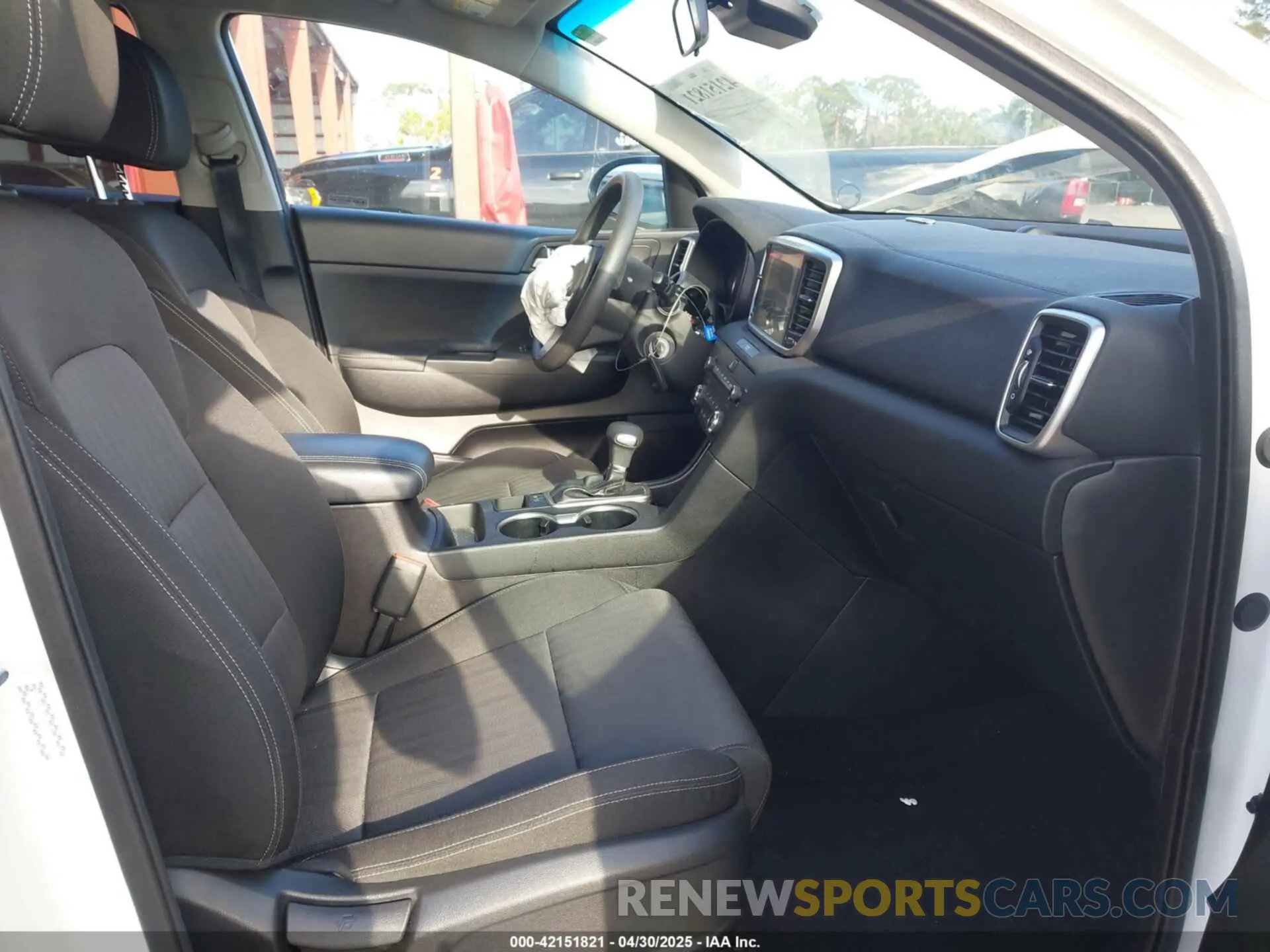 5 Photograph of a damaged car KNDPM3AC8L7781150 KIA SPORTAGE 2020