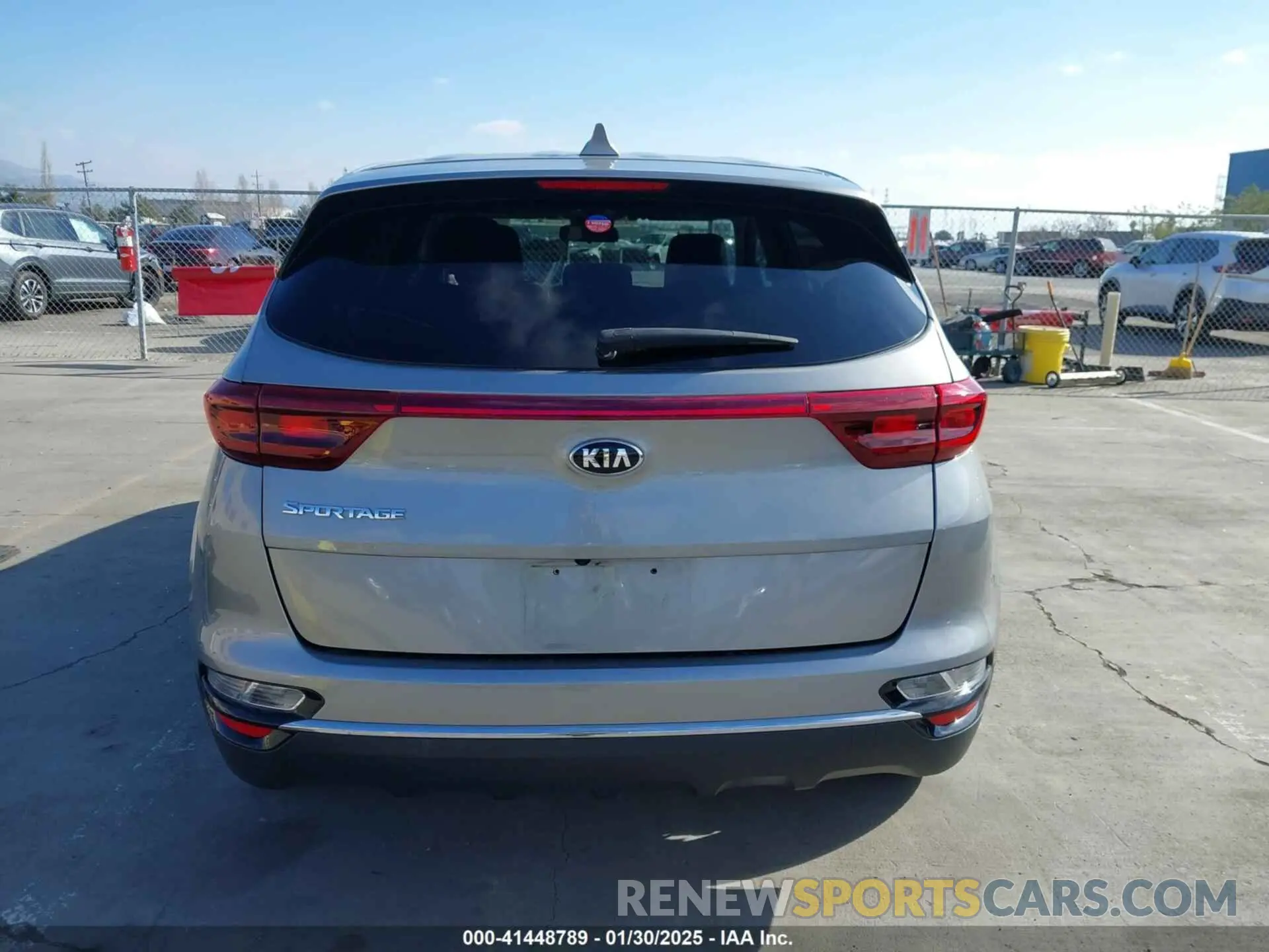 17 Photograph of a damaged car KNDPM3AC8L7792035 KIA SPORTAGE 2020