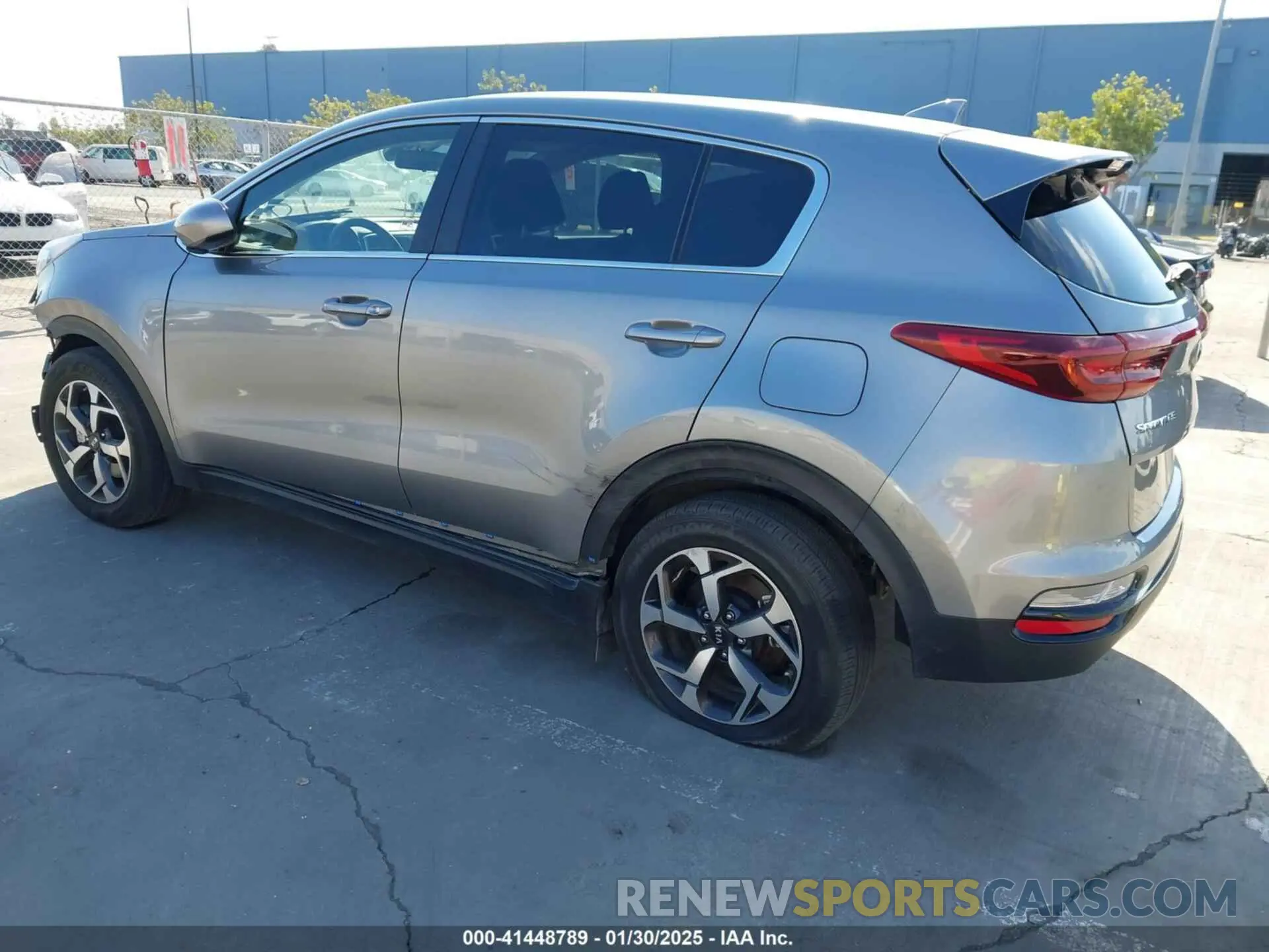 3 Photograph of a damaged car KNDPM3AC8L7792035 KIA SPORTAGE 2020