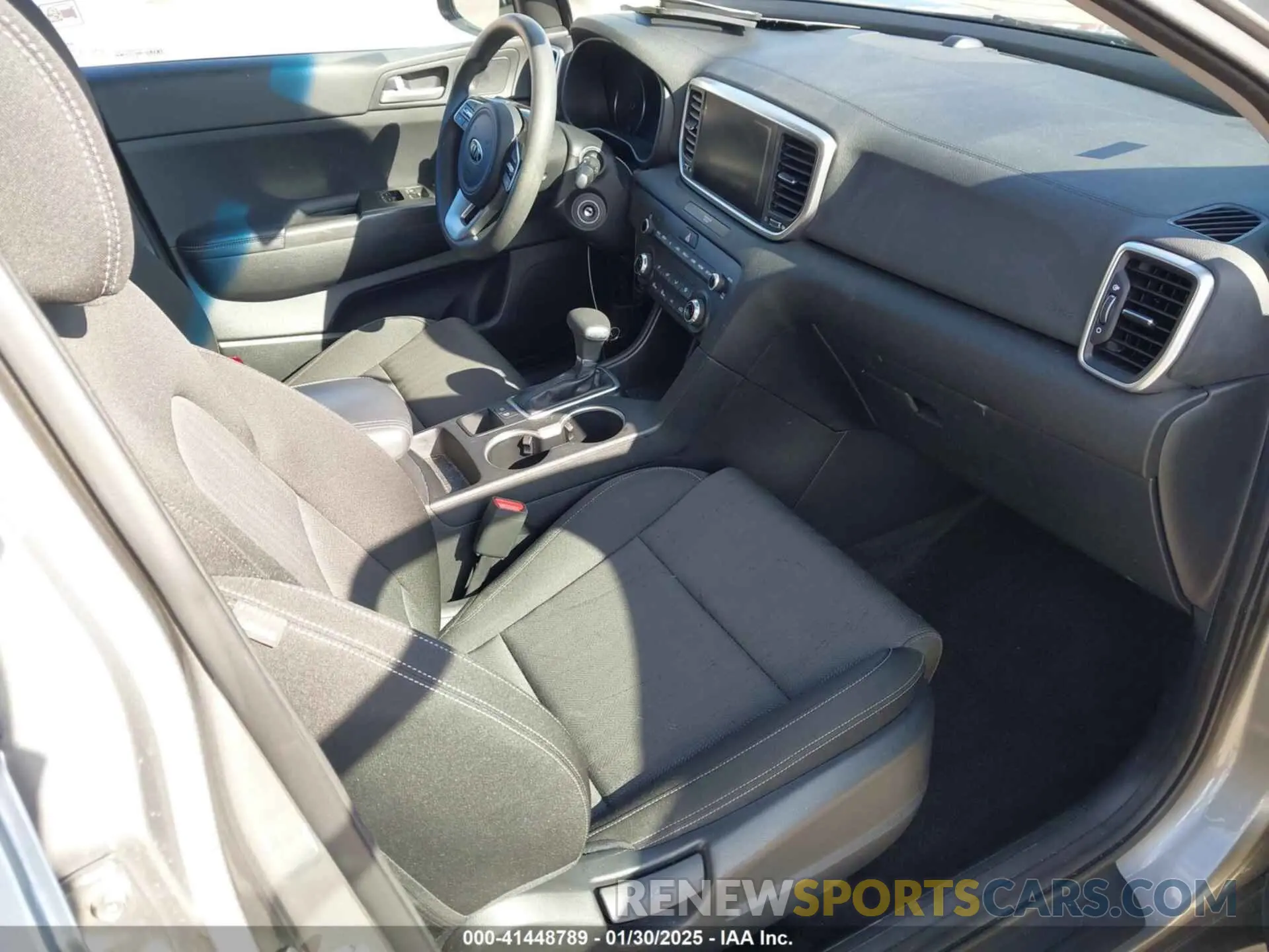 5 Photograph of a damaged car KNDPM3AC8L7792035 KIA SPORTAGE 2020