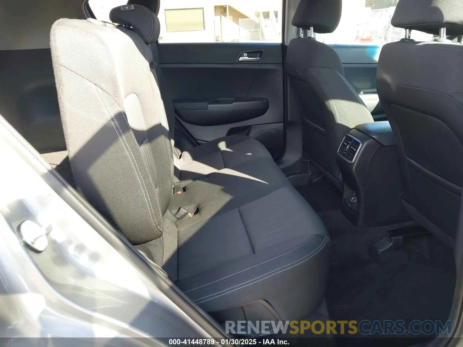 8 Photograph of a damaged car KNDPM3AC8L7792035 KIA SPORTAGE 2020