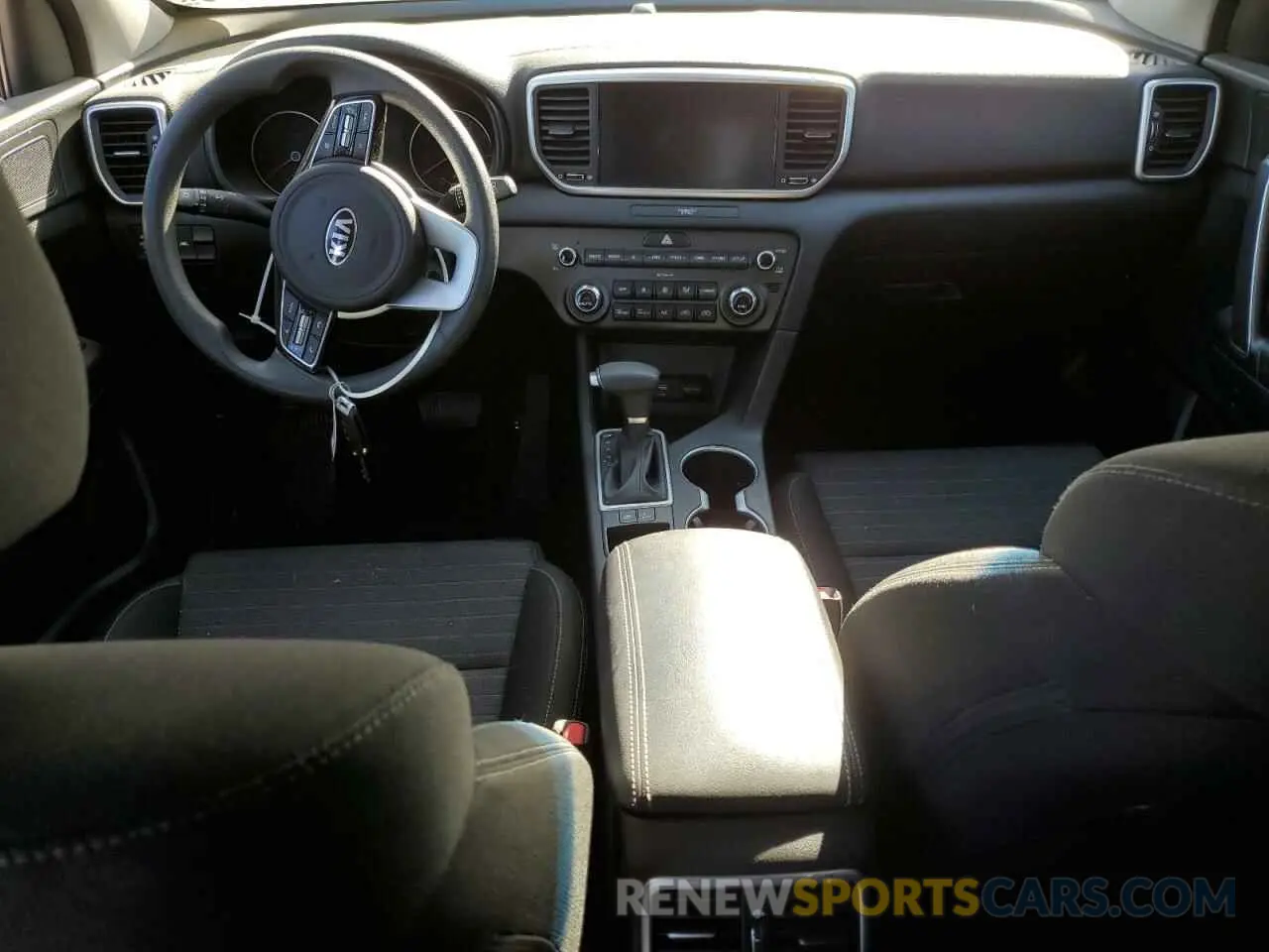 8 Photograph of a damaged car KNDPM3AC8L7824319 KIA SPORTAGE 2020