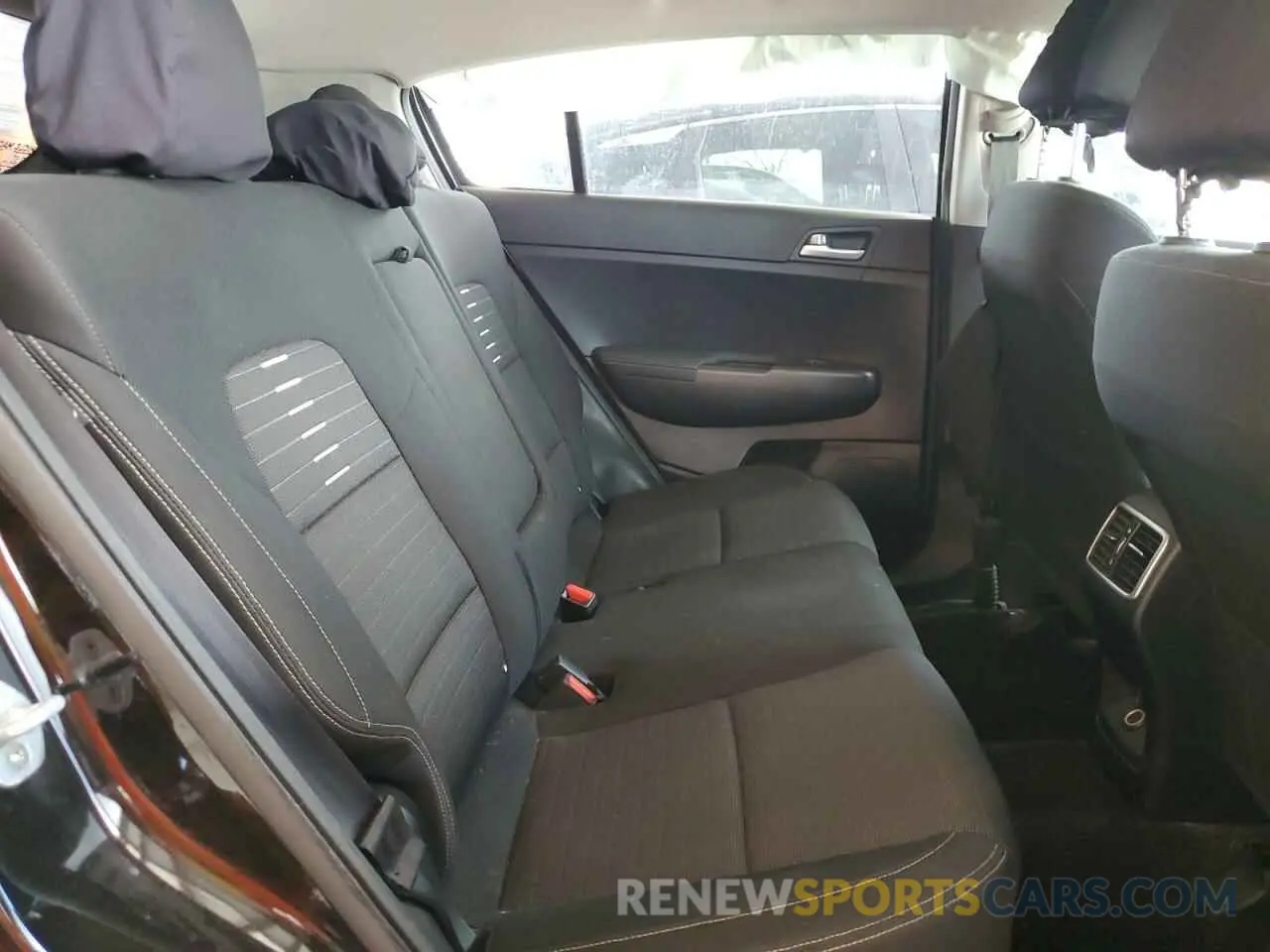 11 Photograph of a damaged car KNDPM3AC9L7684717 KIA SPORTAGE 2020