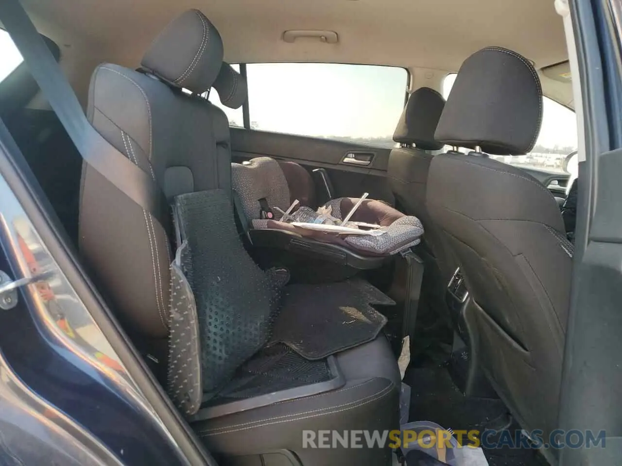 11 Photograph of a damaged car KNDPM3AC9L7727033 KIA SPORTAGE 2020
