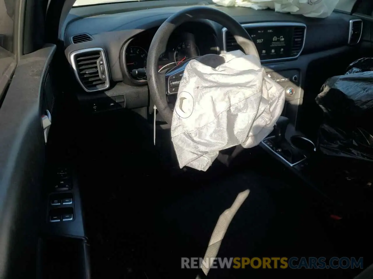 8 Photograph of a damaged car KNDPM3AC9L7727033 KIA SPORTAGE 2020