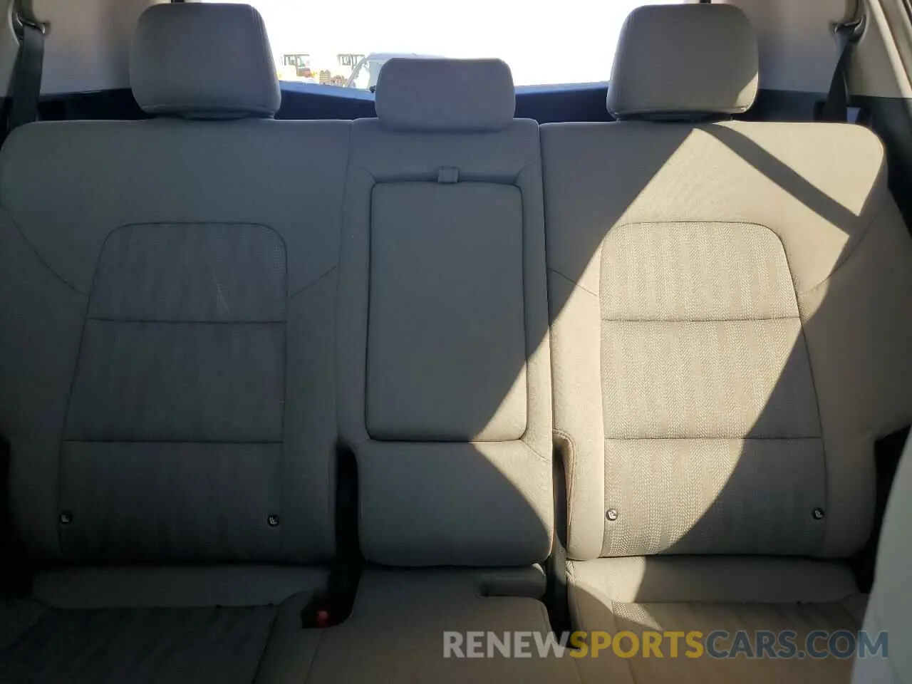 10 Photograph of a damaged car KNDPM3AC9L7745645 KIA SPORTAGE 2020