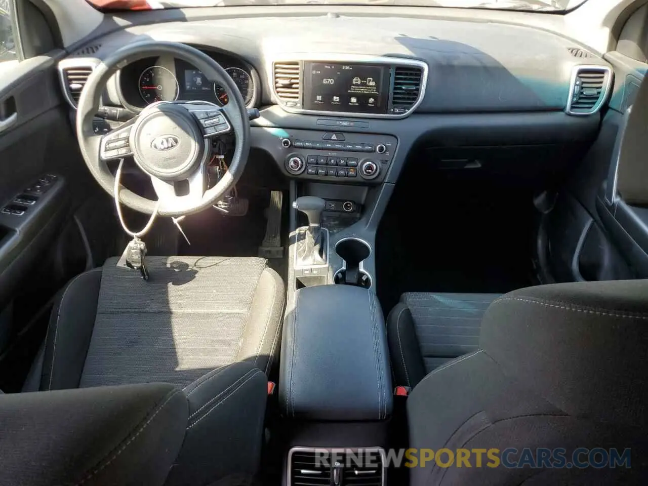 8 Photograph of a damaged car KNDPM3AC9L7755656 KIA SPORTAGE 2020