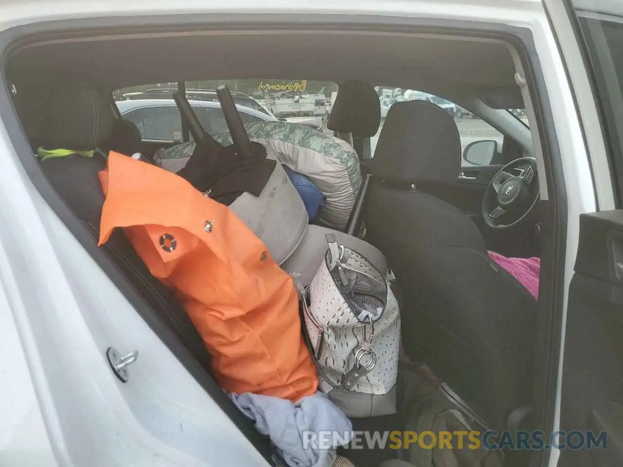 11 Photograph of a damaged car KNDPM3AC9L7773820 KIA SPORTAGE 2020