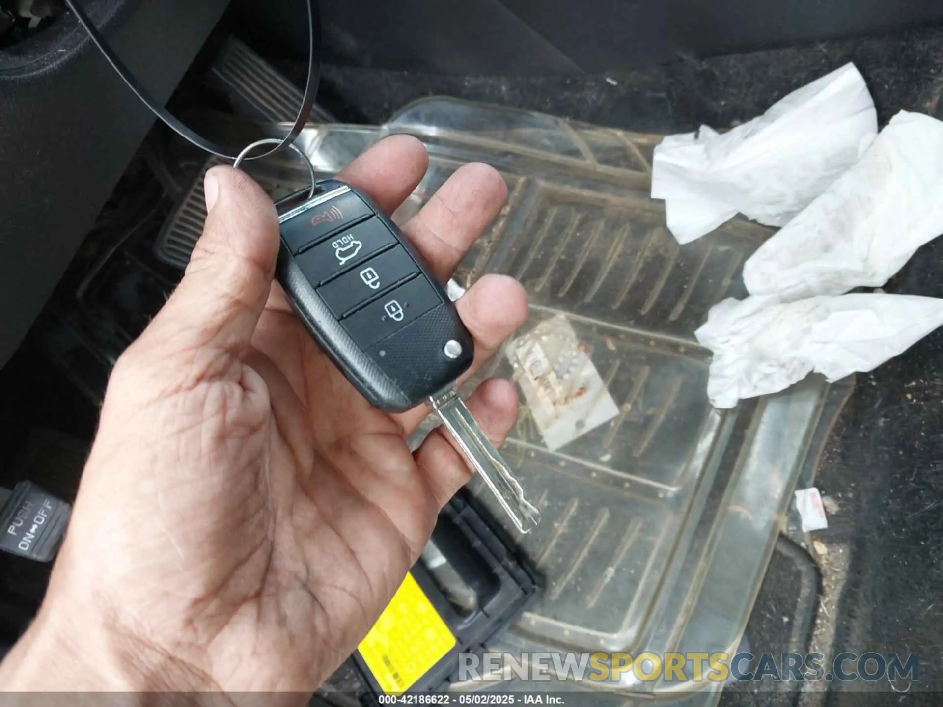11 Photograph of a damaged car KNDPM3AC9L7779570 KIA SPORTAGE 2020