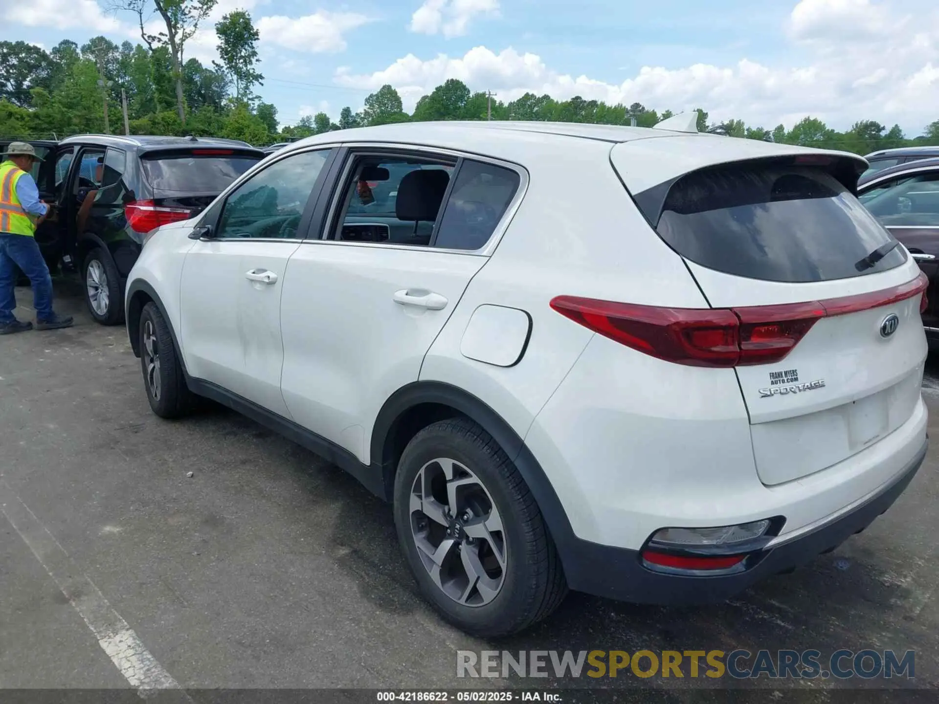3 Photograph of a damaged car KNDPM3AC9L7779570 KIA SPORTAGE 2020