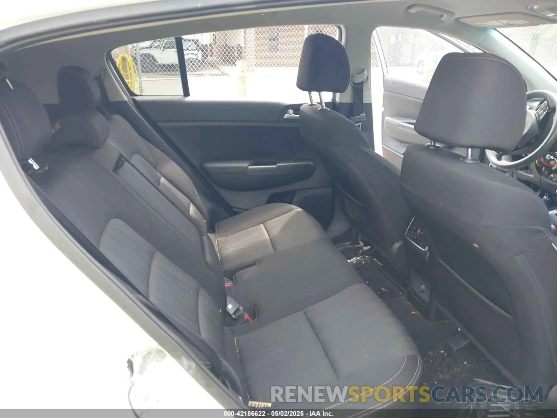 8 Photograph of a damaged car KNDPM3AC9L7779570 KIA SPORTAGE 2020
