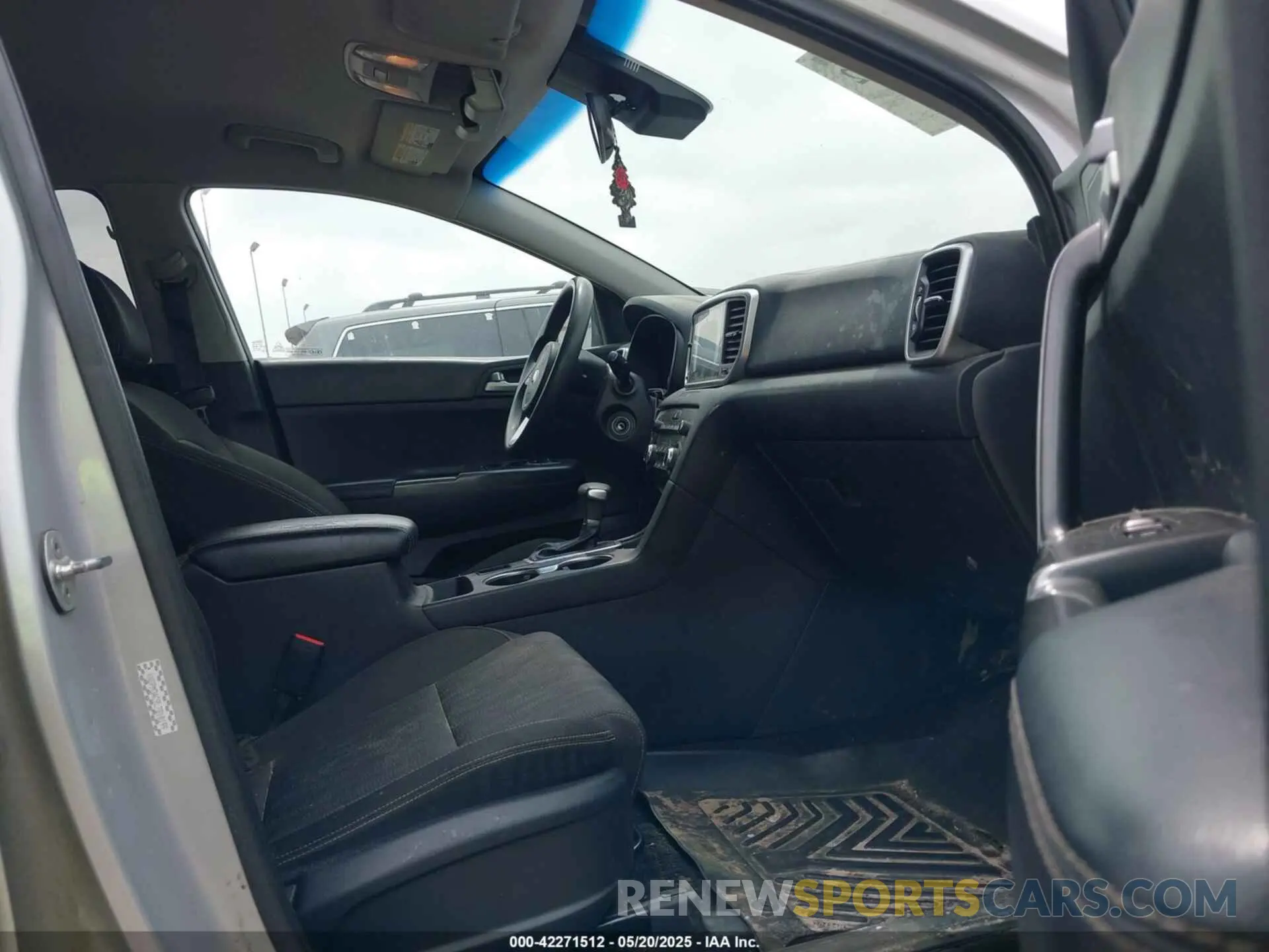 5 Photograph of a damaged car KNDPM3AC9L7810199 KIA SPORTAGE 2020