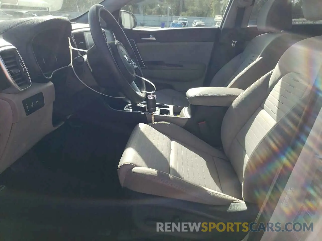 7 Photograph of a damaged car KNDPM3ACXL7685407 KIA SPORTAGE 2020