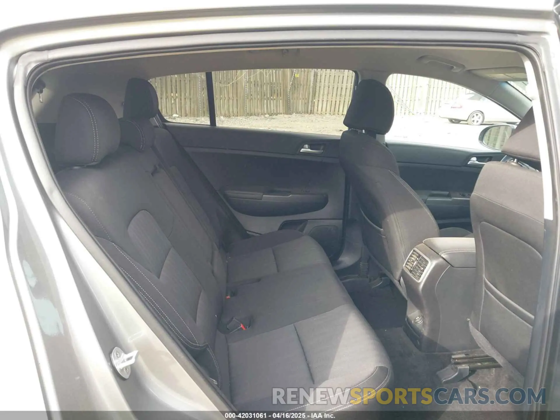 8 Photograph of a damaged car KNDPM3ACXL7823382 KIA SPORTAGE 2020
