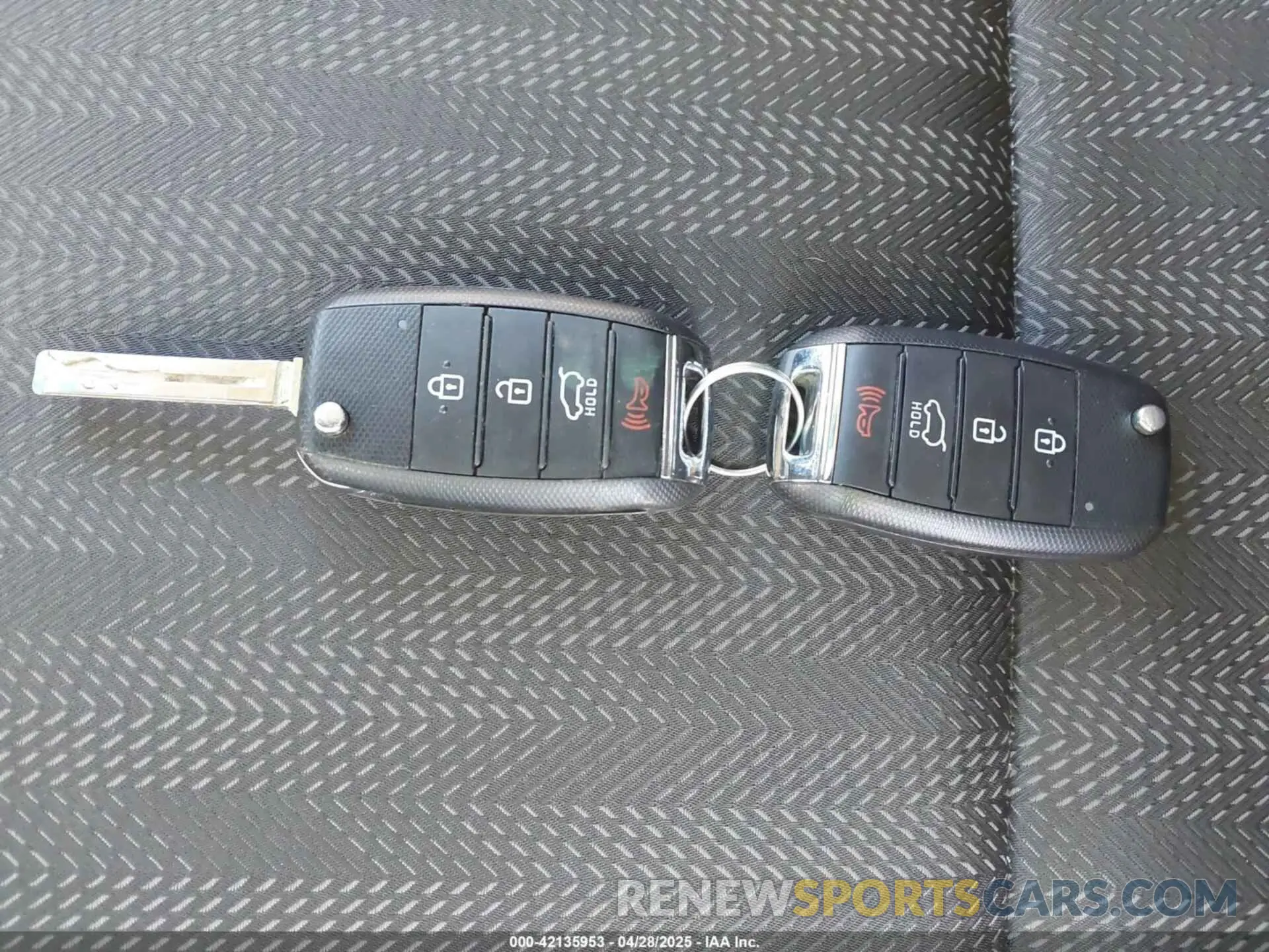 11 Photograph of a damaged car KNDPMCAC0L7630657 KIA SPORTAGE 2020