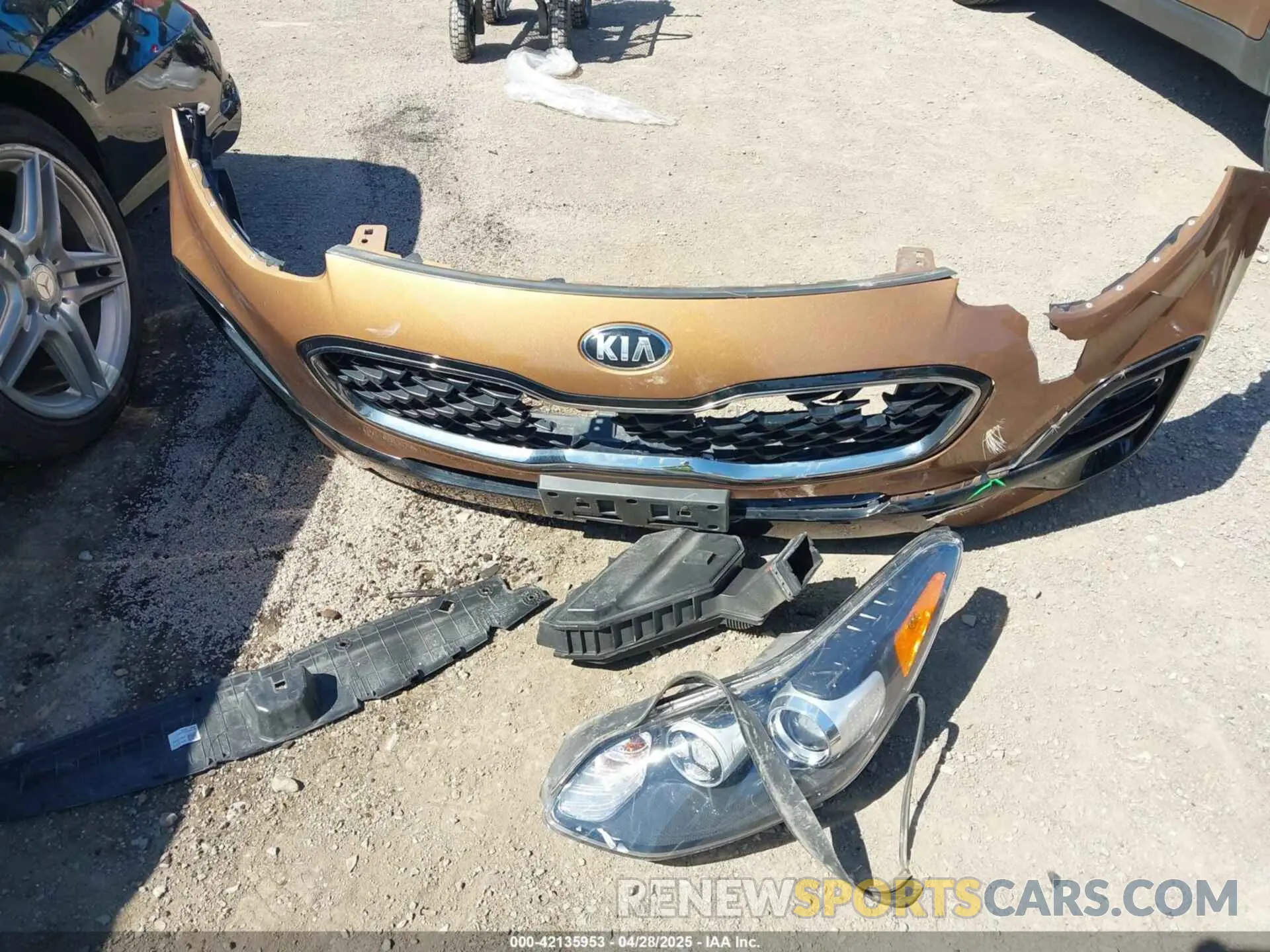 12 Photograph of a damaged car KNDPMCAC0L7630657 KIA SPORTAGE 2020