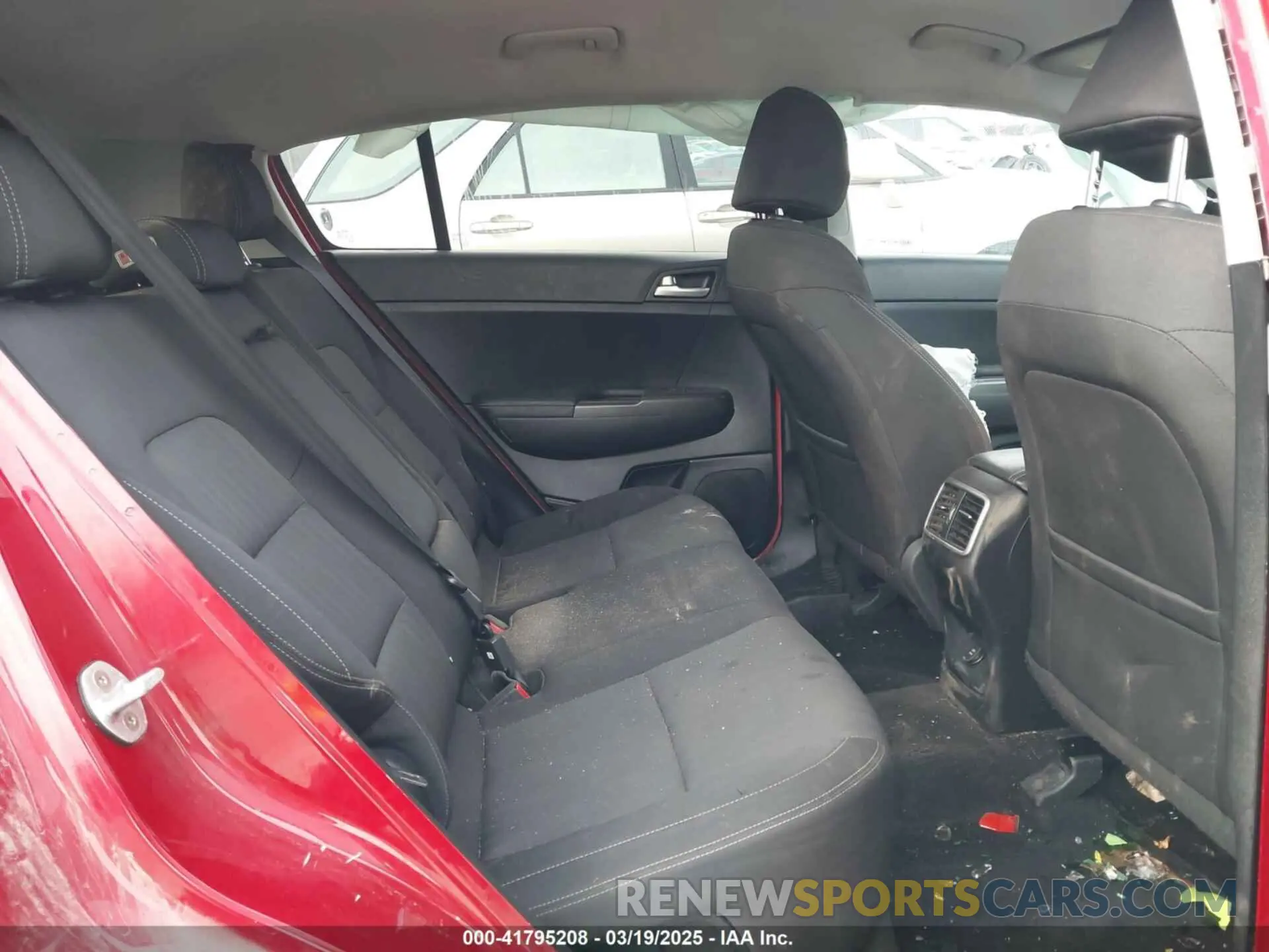 8 Photograph of a damaged car KNDPMCAC0L7697209 KIA SPORTAGE 2020