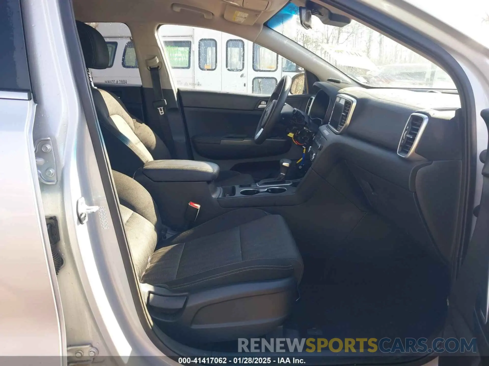 5 Photograph of a damaged car KNDPMCAC0L7731701 KIA SPORTAGE 2020