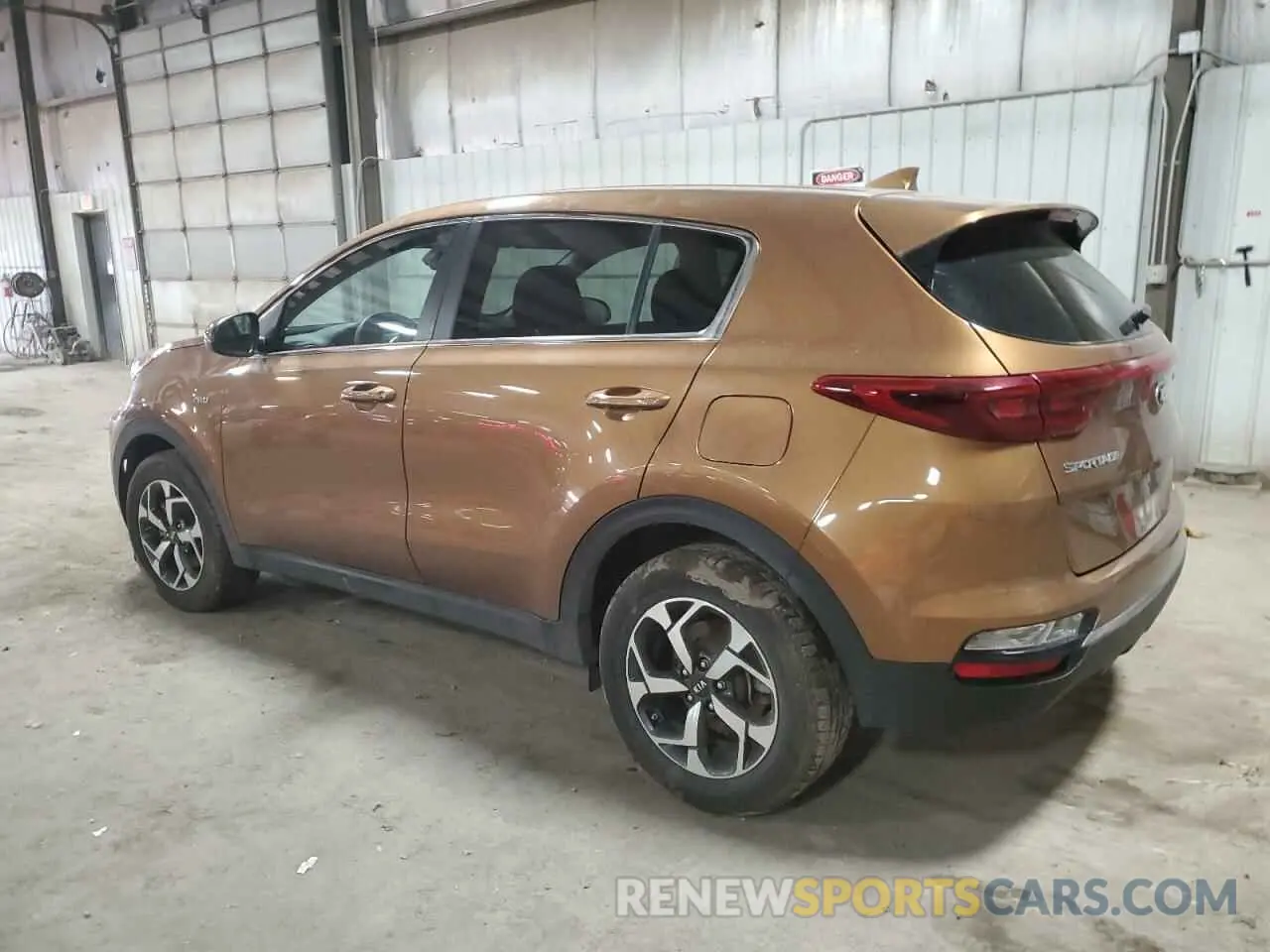 2 Photograph of a damaged car KNDPMCAC0L7737658 KIA SPORTAGE 2020