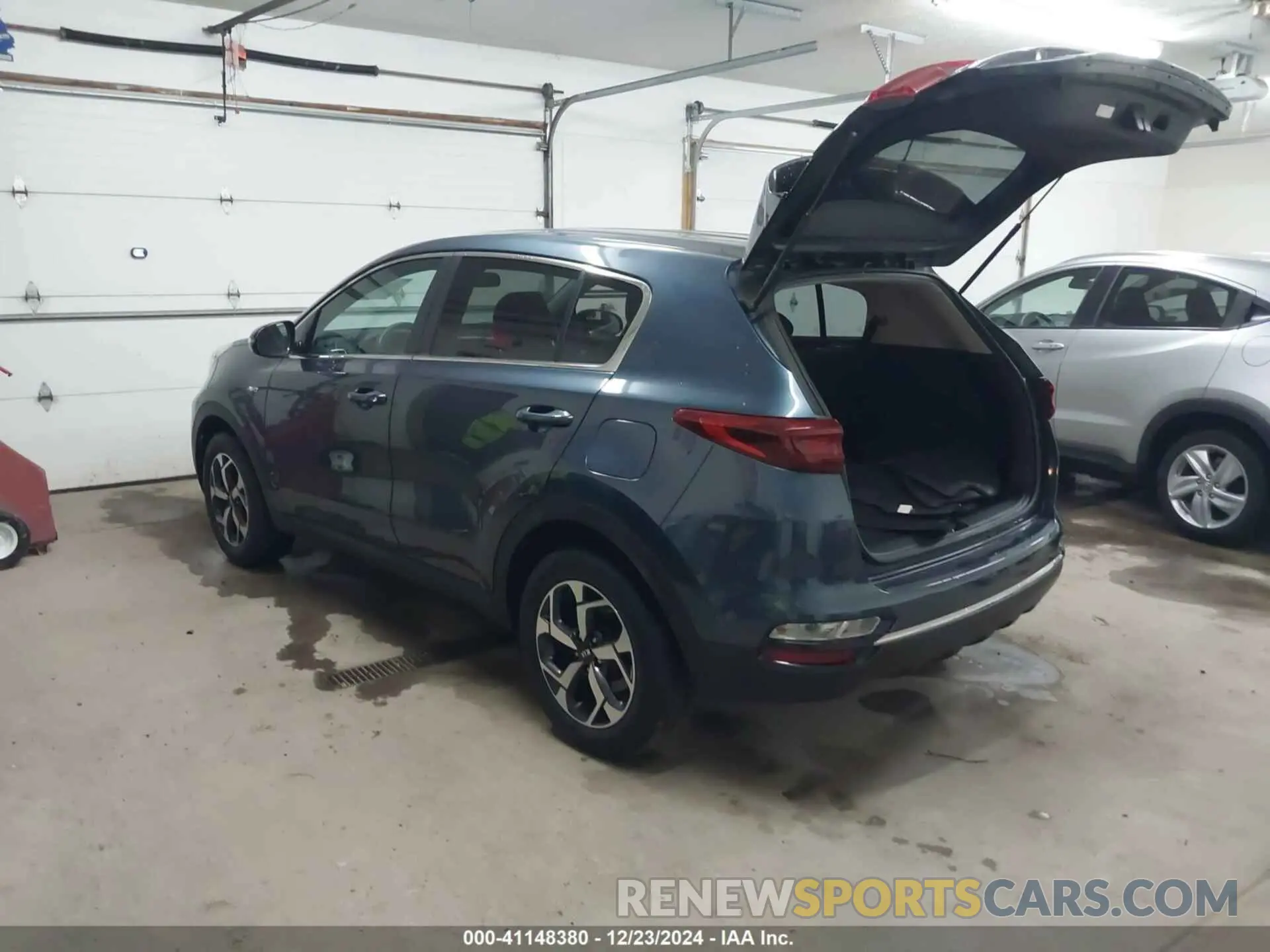 3 Photograph of a damaged car KNDPMCAC0L7761684 KIA SPORTAGE 2020
