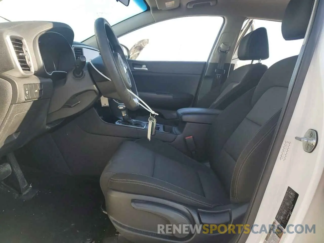 7 Photograph of a damaged car KNDPMCAC0L7769235 KIA SPORTAGE 2020