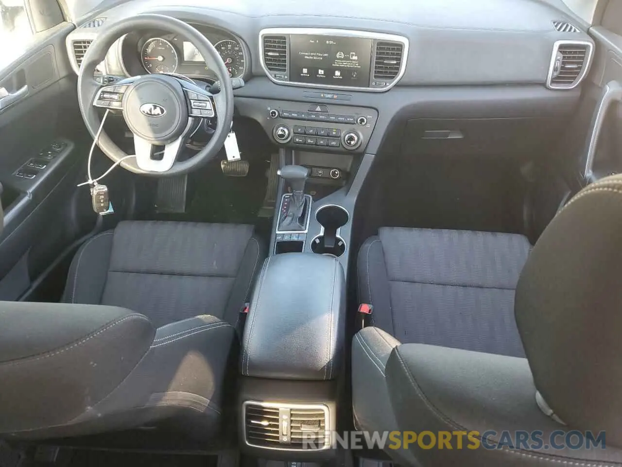 8 Photograph of a damaged car KNDPMCAC0L7769235 KIA SPORTAGE 2020