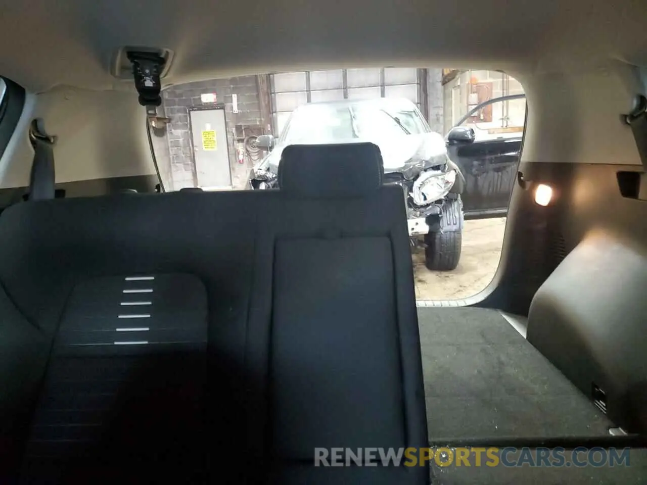 10 Photograph of a damaged car KNDPMCAC0L7805814 KIA SPORTAGE 2020