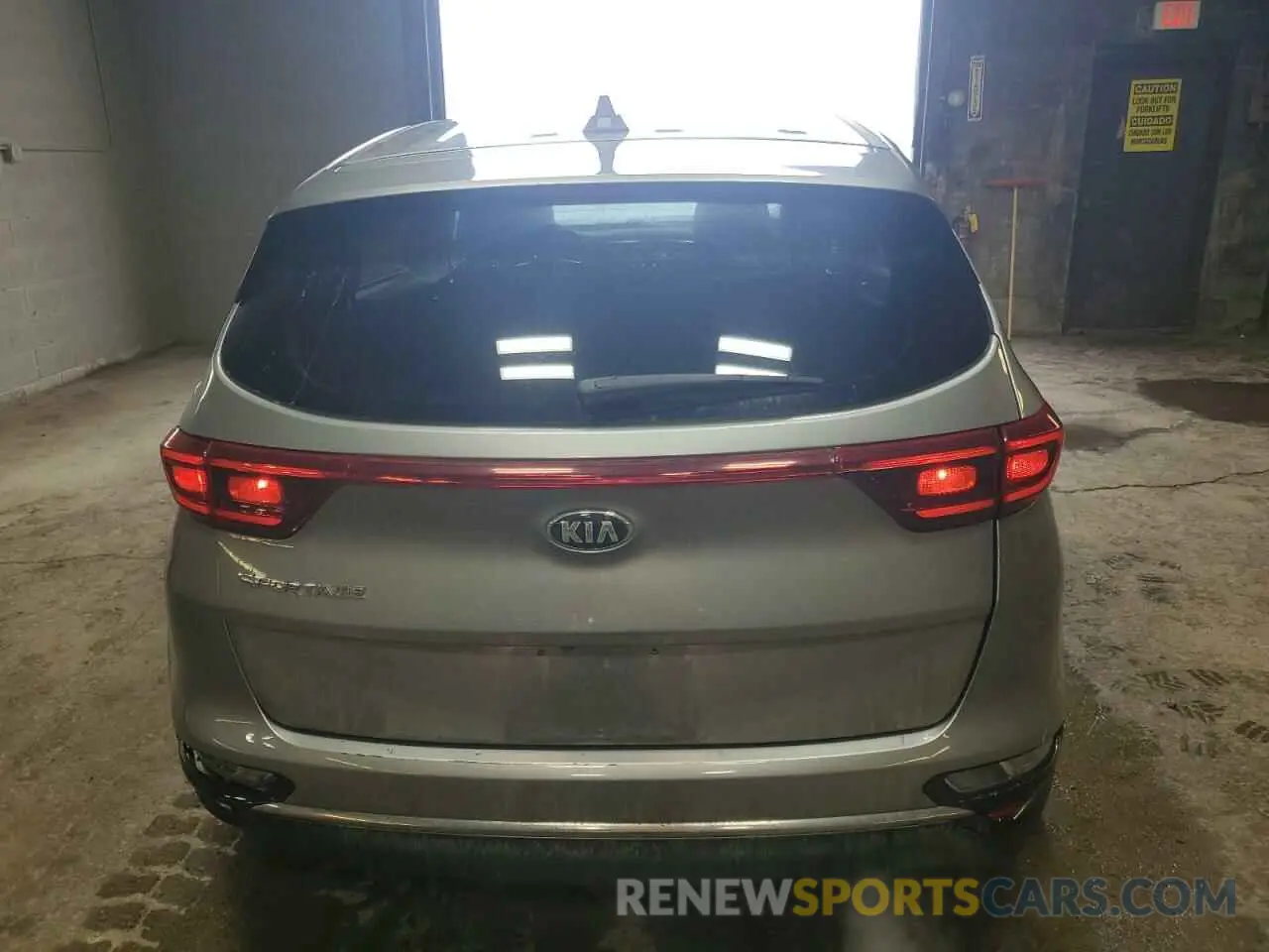 6 Photograph of a damaged car KNDPMCAC0L7805814 KIA SPORTAGE 2020