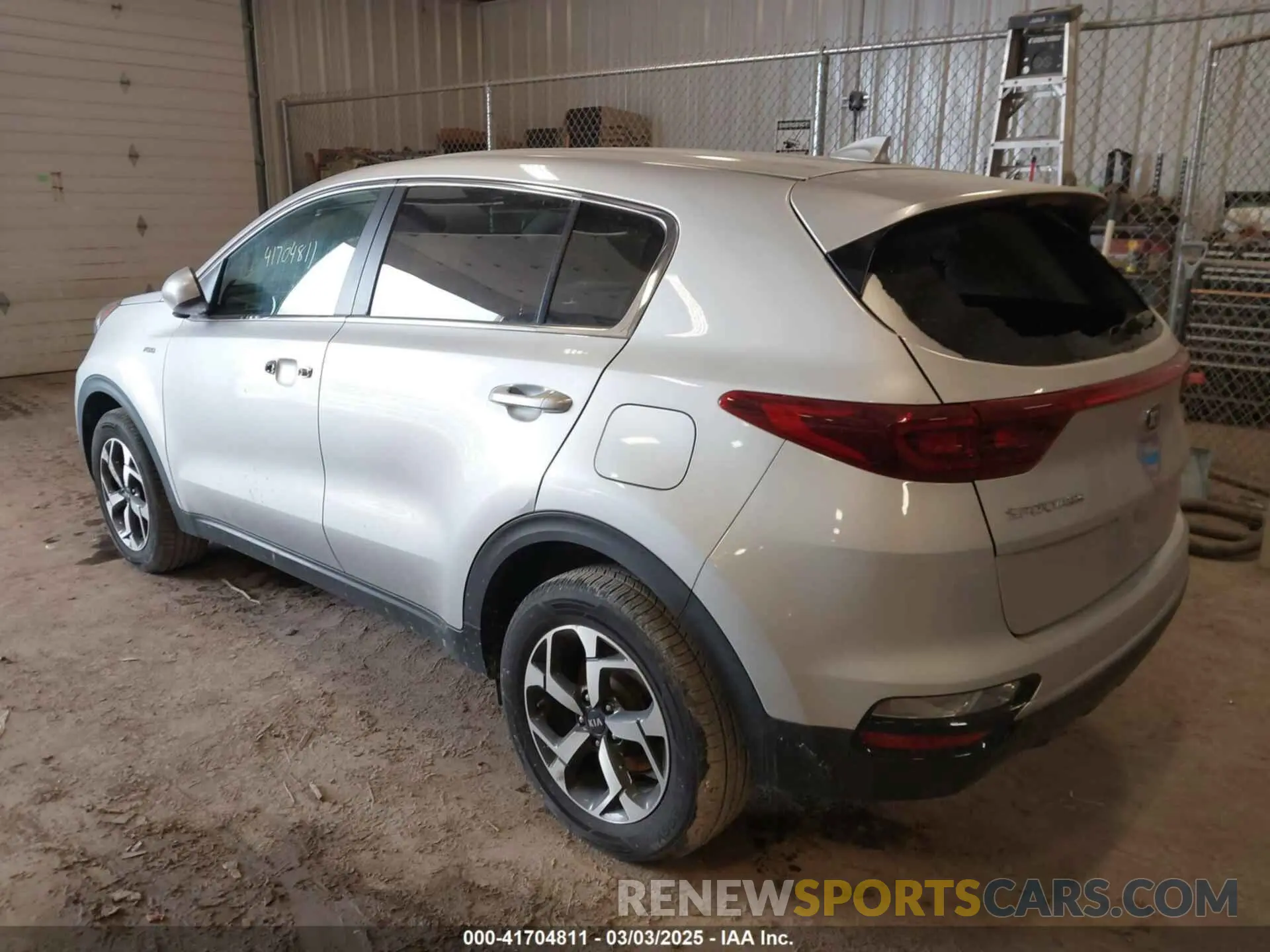 3 Photograph of a damaged car KNDPMCAC0L7810205 KIA SPORTAGE 2020