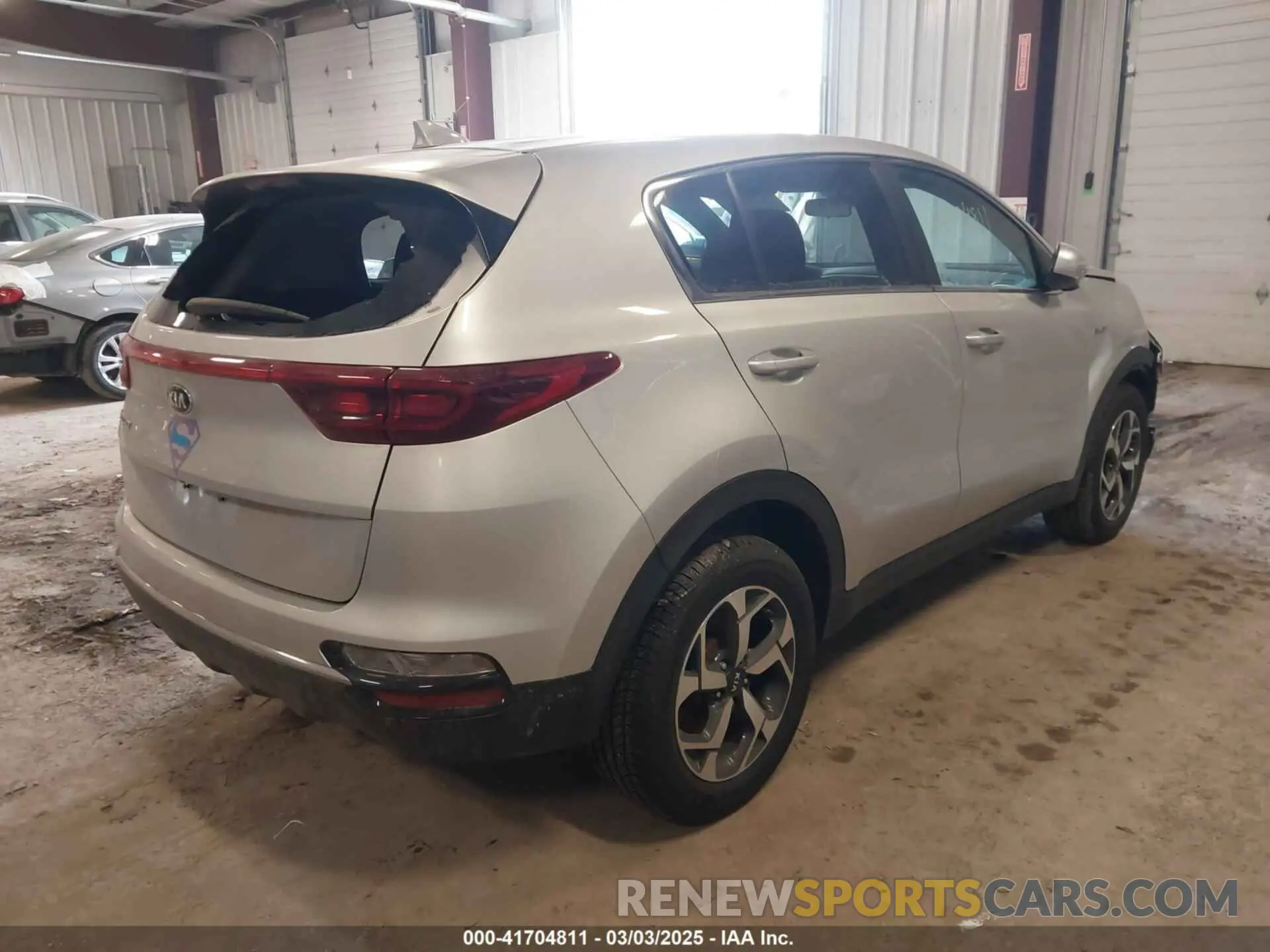 4 Photograph of a damaged car KNDPMCAC0L7810205 KIA SPORTAGE 2020