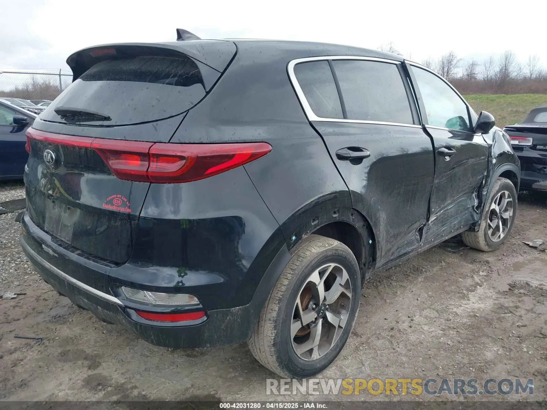 4 Photograph of a damaged car KNDPMCAC1L7662825 KIA SPORTAGE 2020