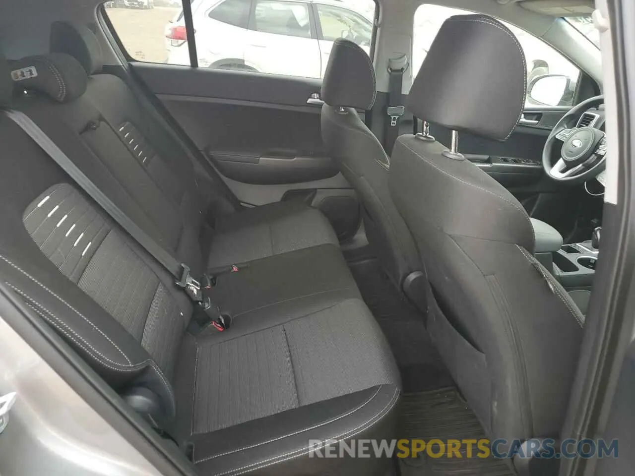 10 Photograph of a damaged car KNDPMCAC1L7683108 KIA SPORTAGE 2020