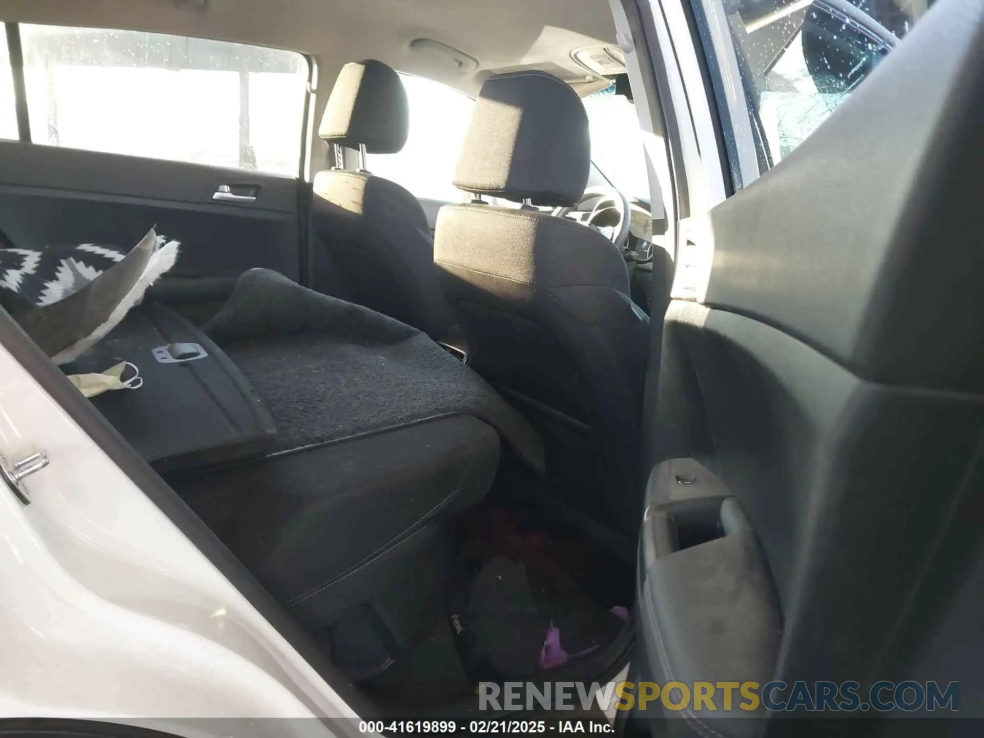 8 Photograph of a damaged car KNDPMCAC1L7689099 KIA SPORTAGE 2020