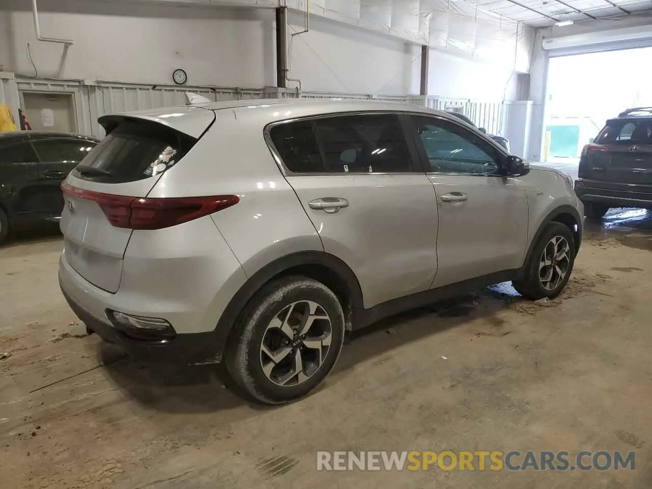 3 Photograph of a damaged car KNDPMCAC1L7707777 KIA SPORTAGE 2020