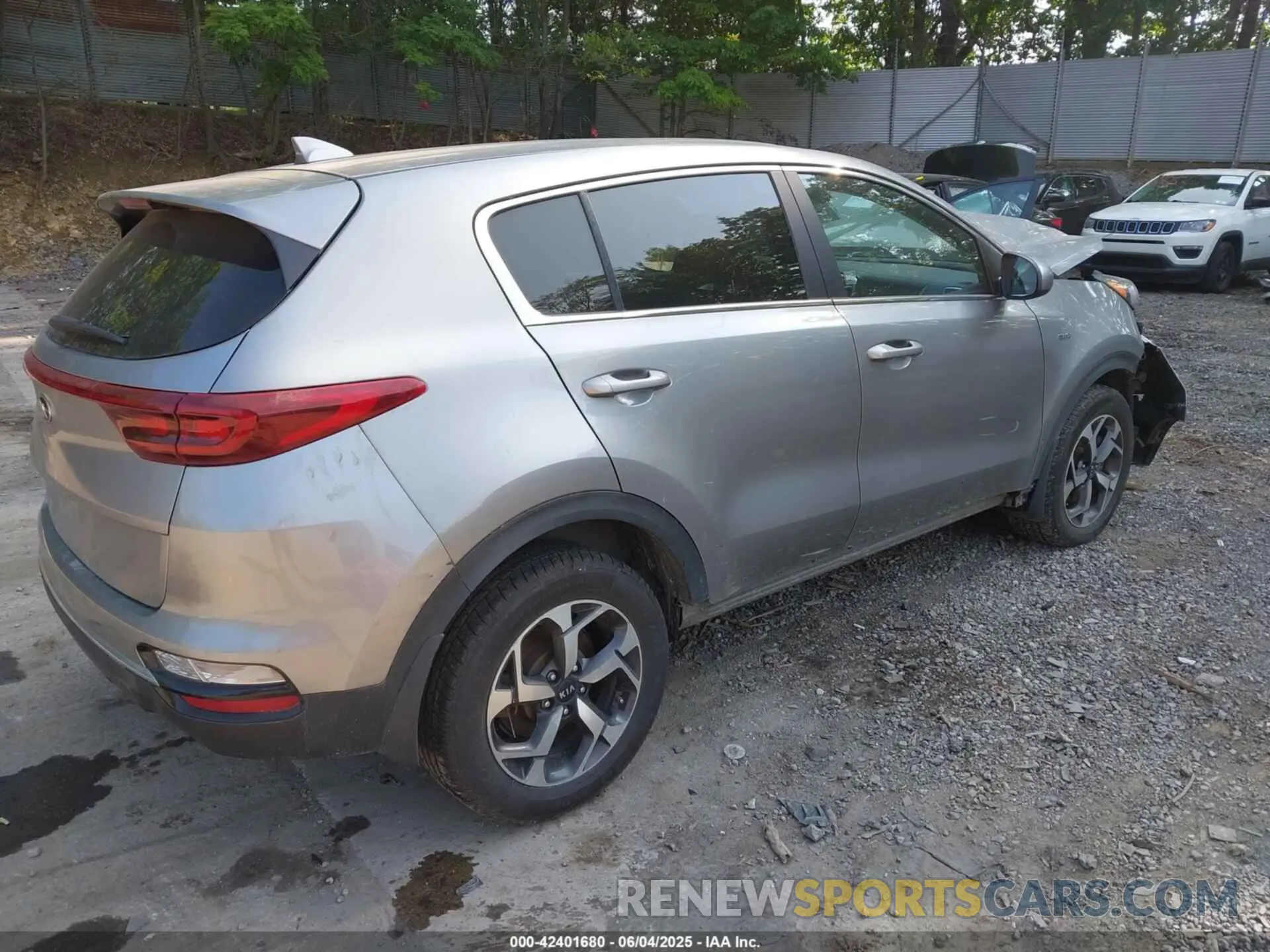 4 Photograph of a damaged car KNDPMCAC1L7788151 KIA SPORTAGE 2020
