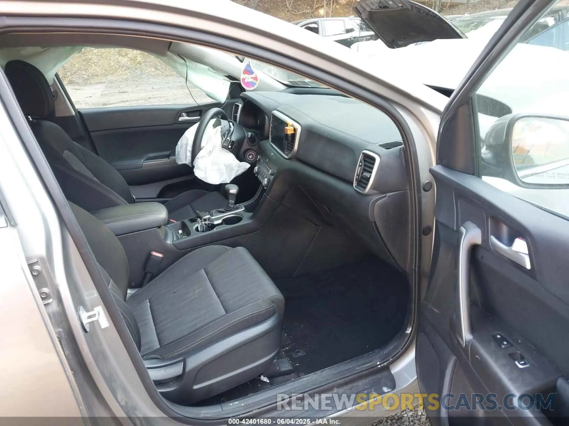 5 Photograph of a damaged car KNDPMCAC1L7788151 KIA SPORTAGE 2020