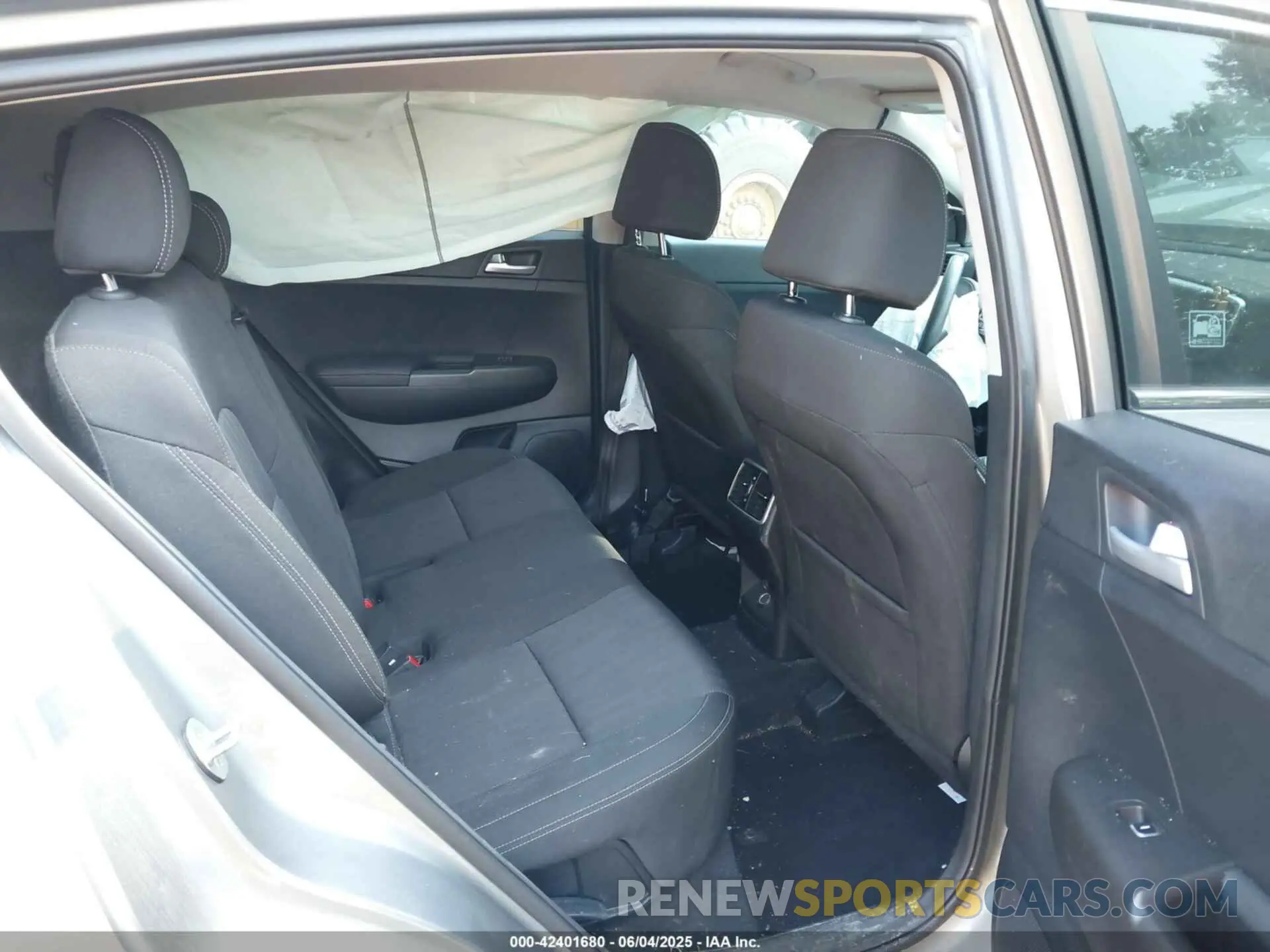 8 Photograph of a damaged car KNDPMCAC1L7788151 KIA SPORTAGE 2020
