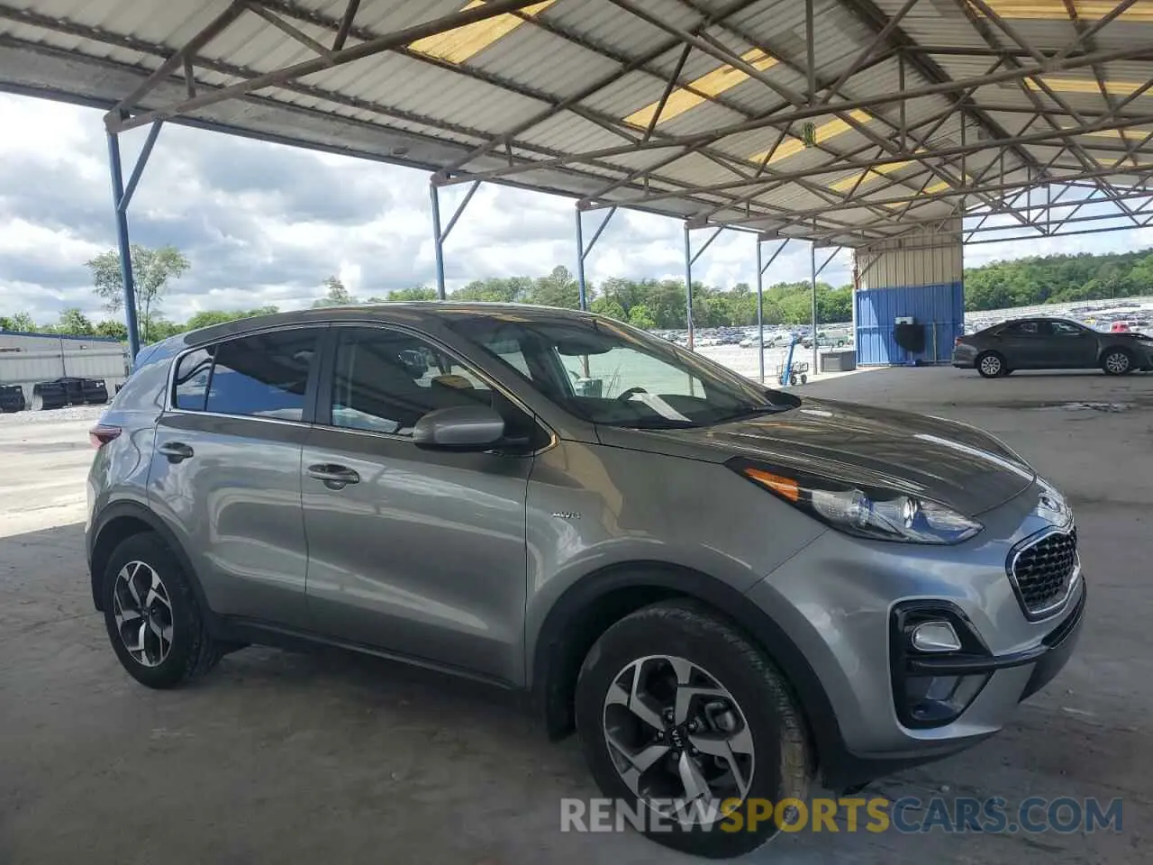 4 Photograph of a damaged car KNDPMCAC1L7803277 KIA SPORTAGE 2020
