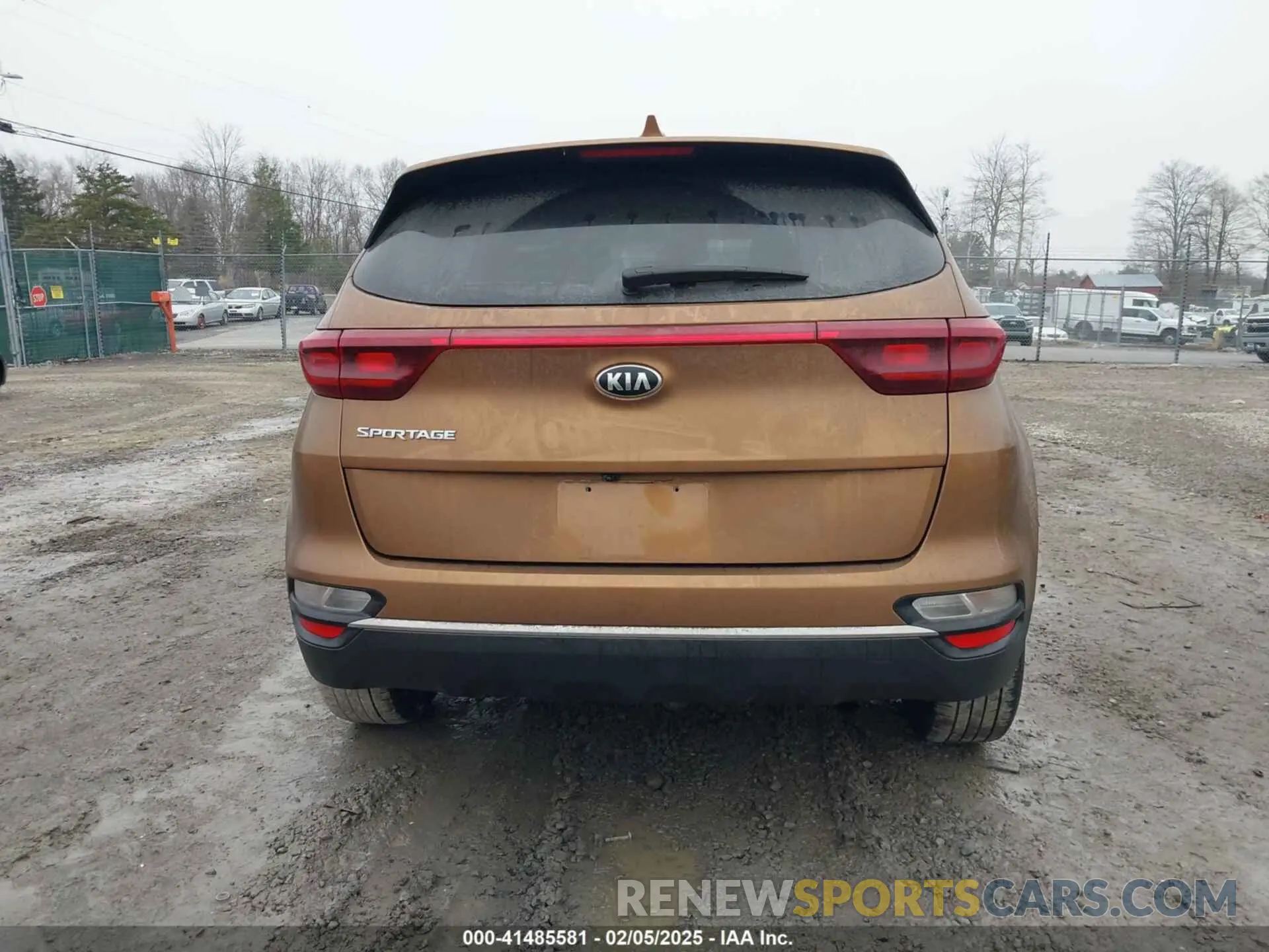16 Photograph of a damaged car KNDPMCAC1L7807586 KIA SPORTAGE 2020