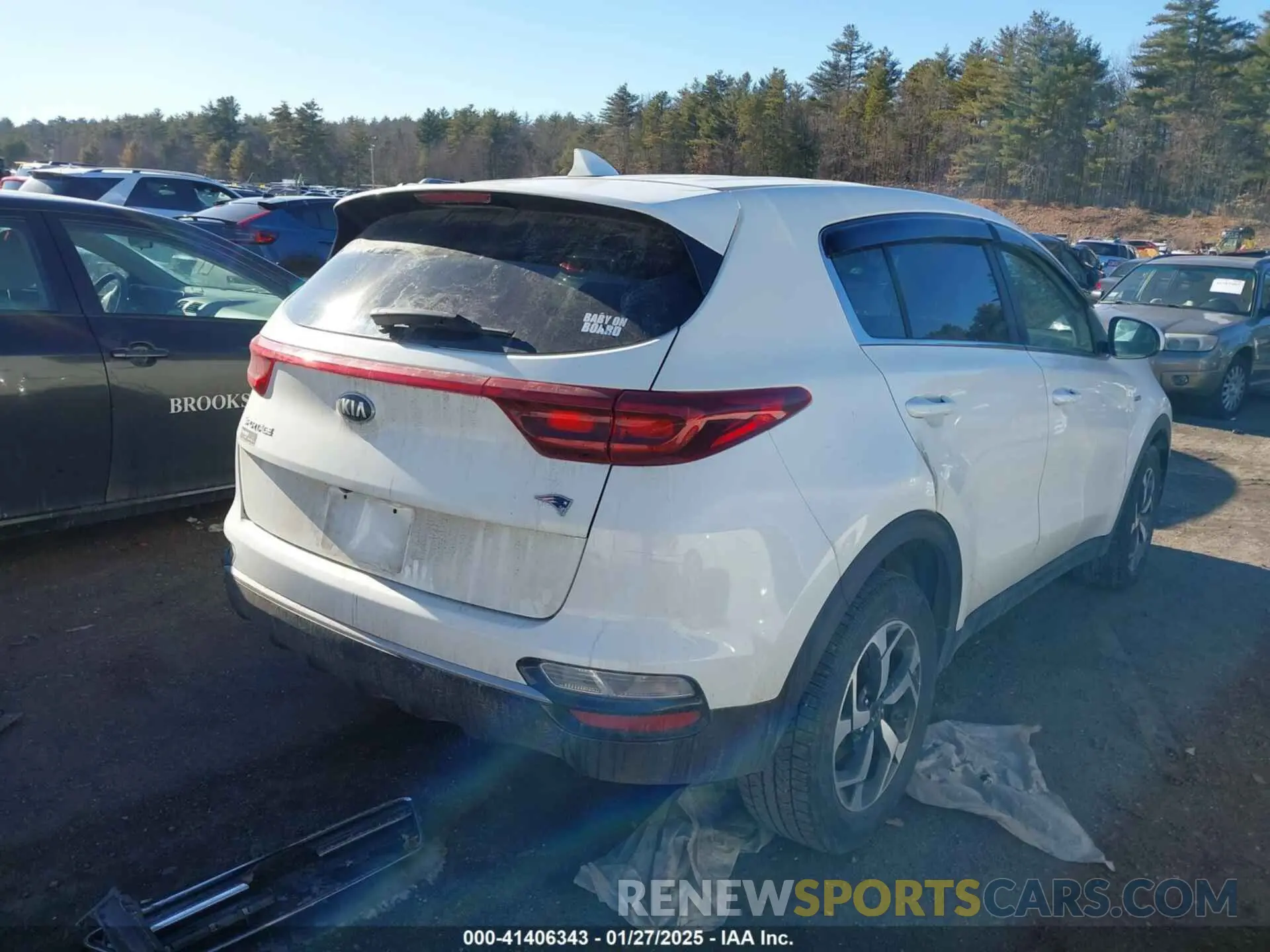 4 Photograph of a damaged car KNDPMCAC1L7830298 KIA SPORTAGE 2020