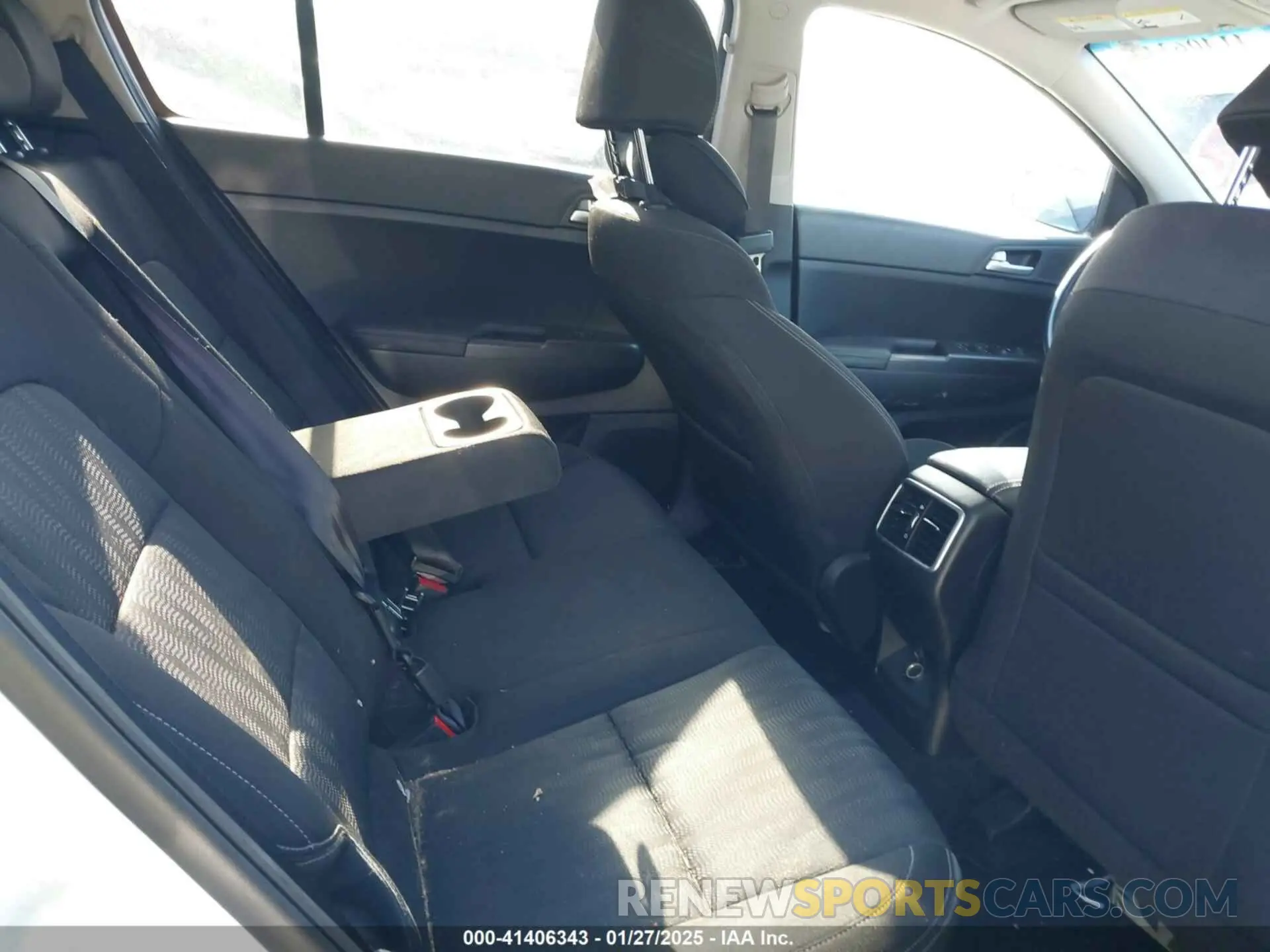 8 Photograph of a damaged car KNDPMCAC1L7830298 KIA SPORTAGE 2020