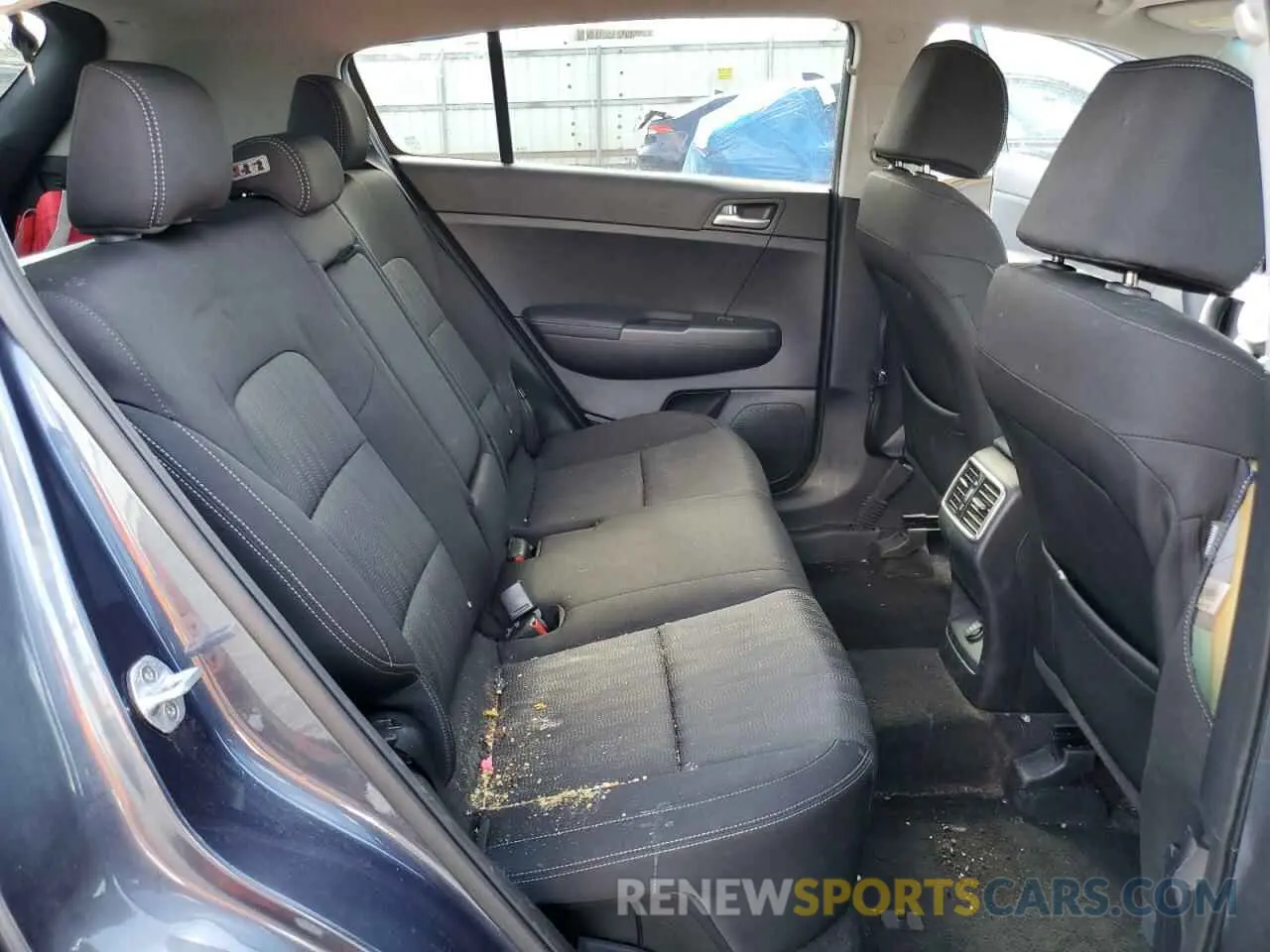 11 Photograph of a damaged car KNDPMCAC2L7630420 KIA SPORTAGE 2020